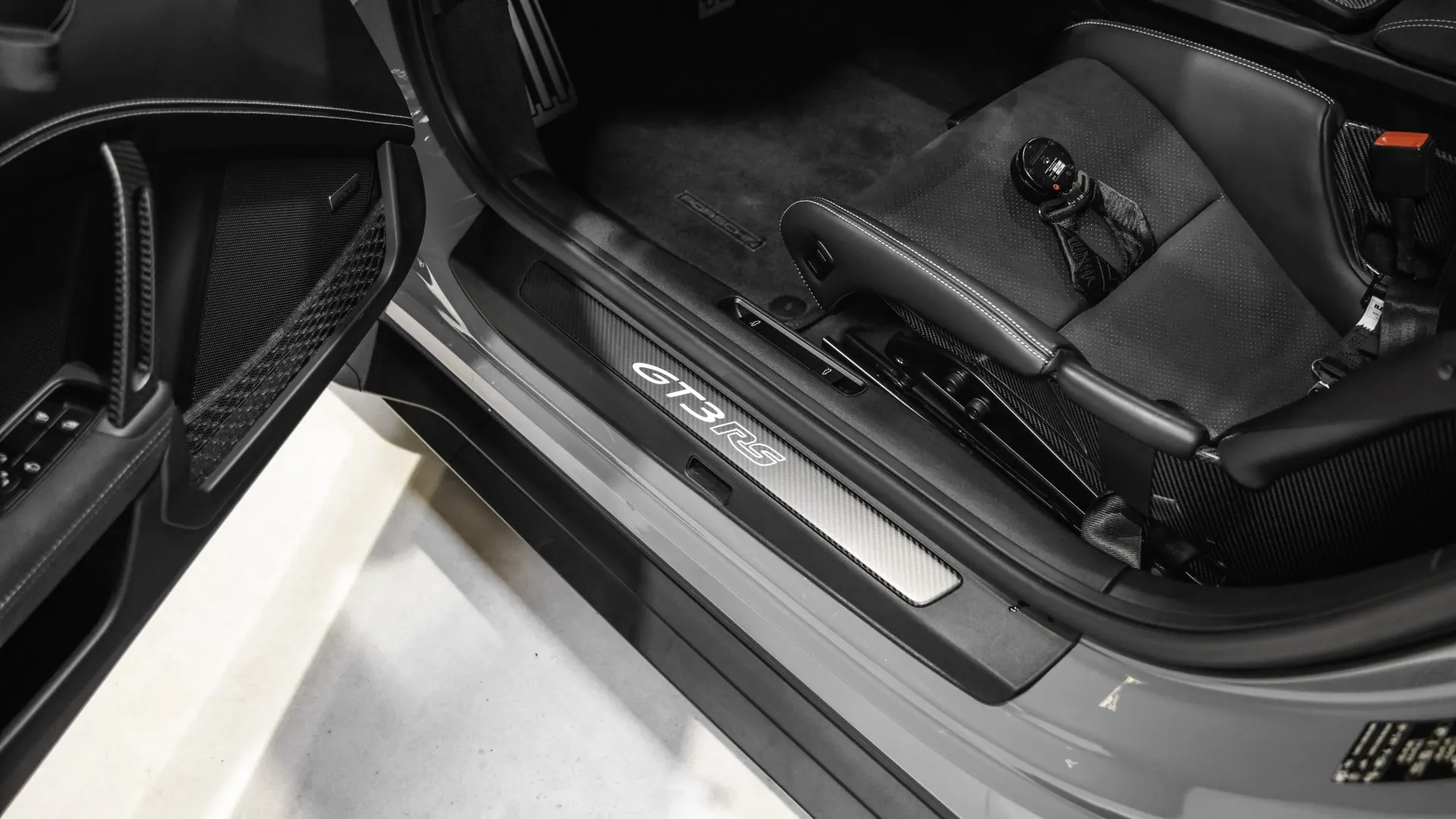 Porsche 911 — photo 8