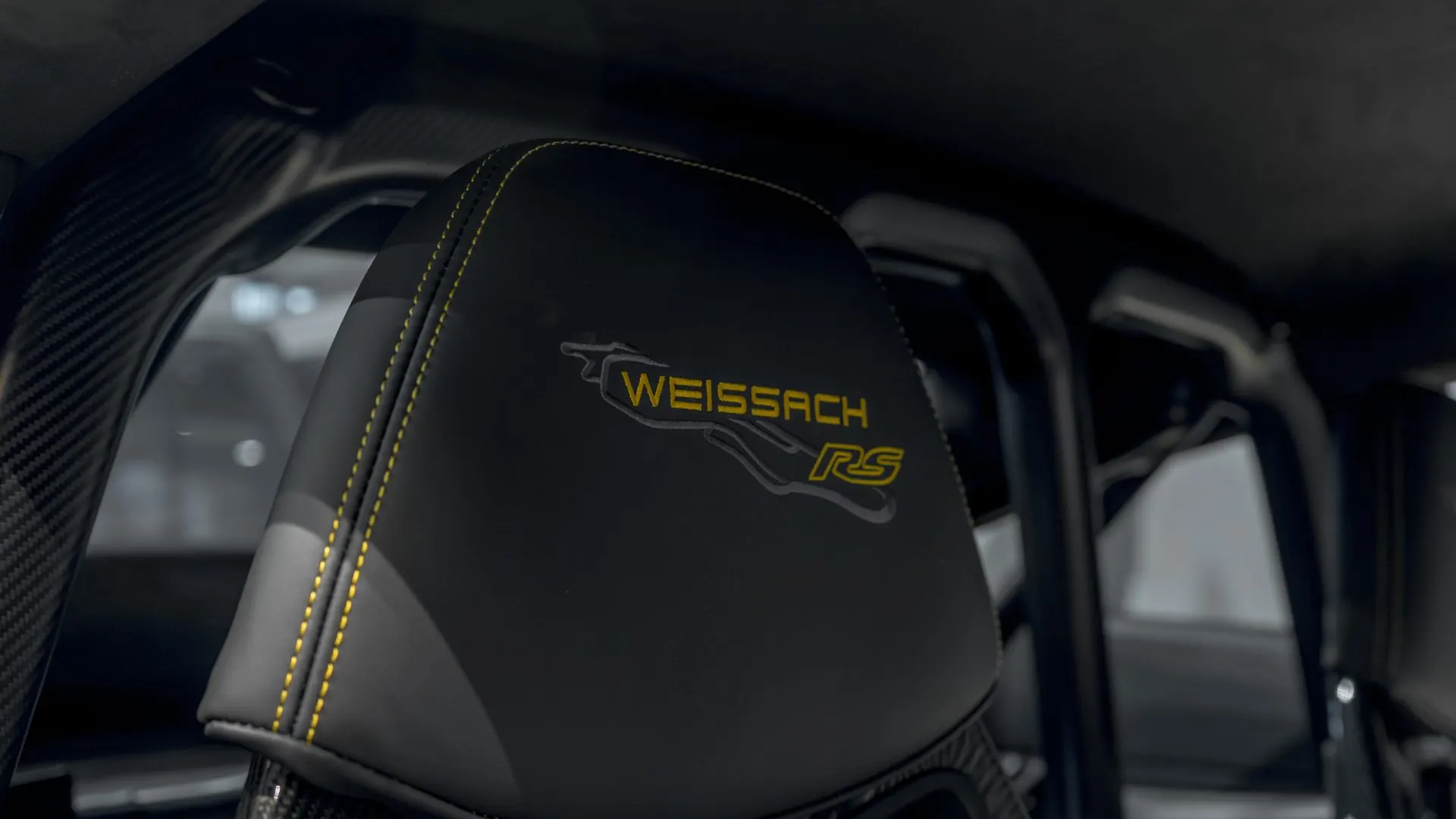 Porsche 911 — photo 32