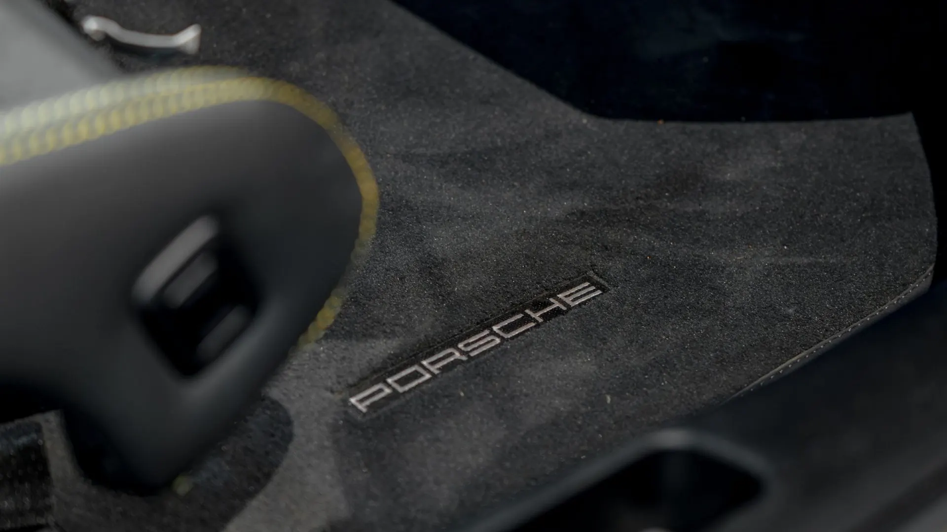 Porsche 911 — photo 31