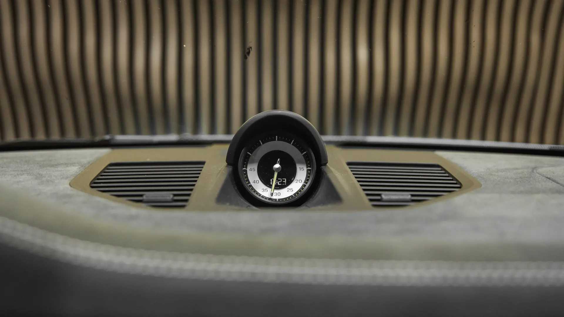 Porsche 911 — photo 31