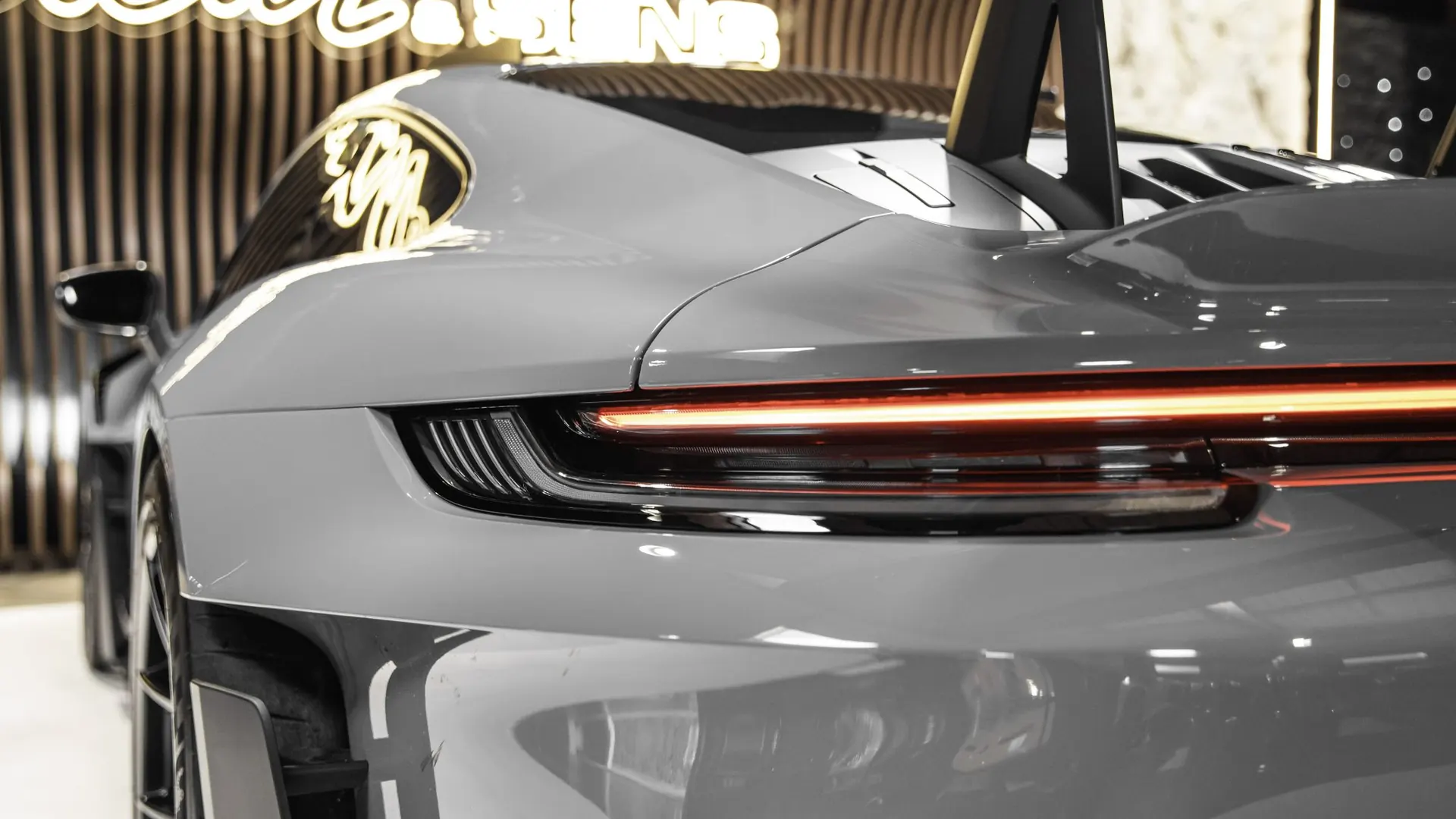 Porsche 911 — photo 48