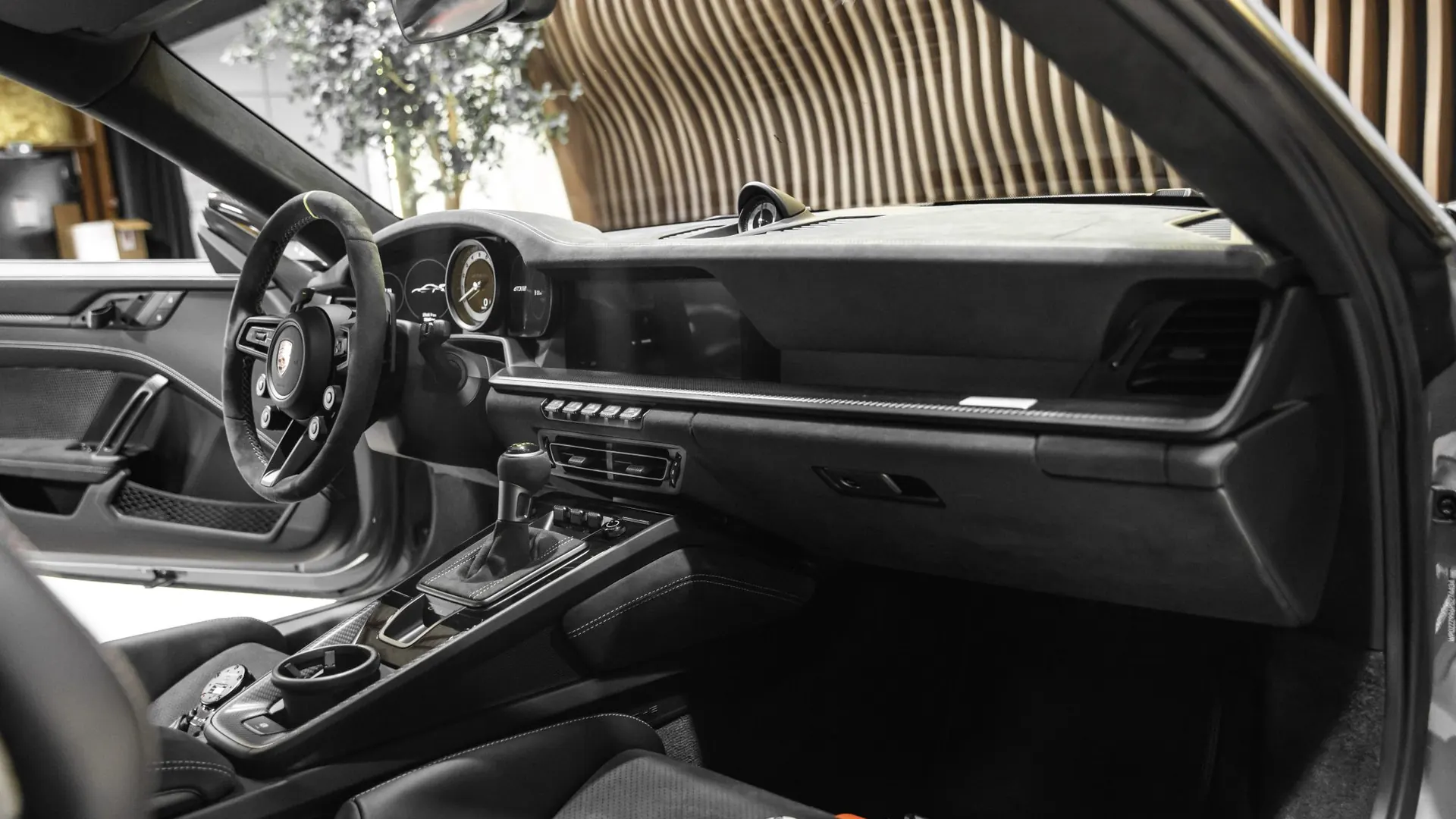 Porsche 911 — photo 14