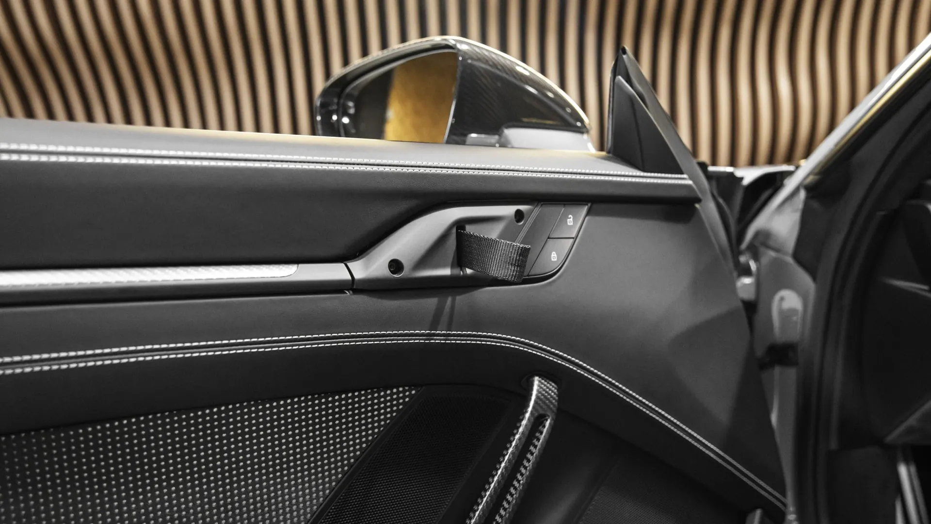 Porsche 911 — photo 11