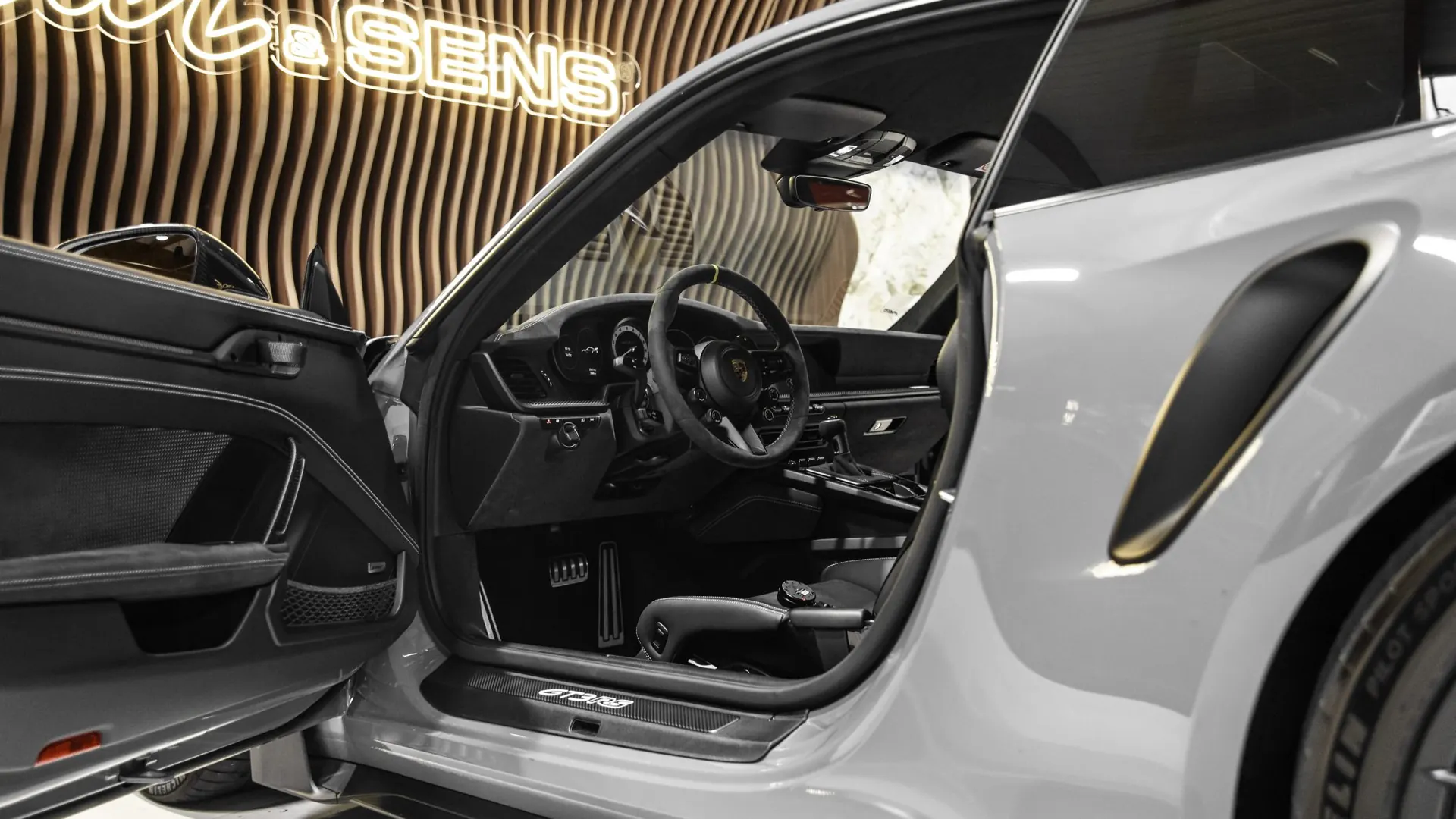Porsche 911 — photo 6