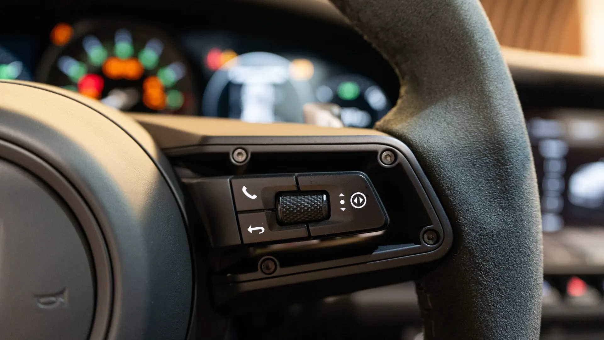 Porsche 911 — photo 23