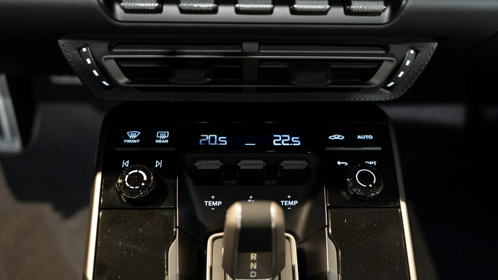 Porsche 911 — photo 26
