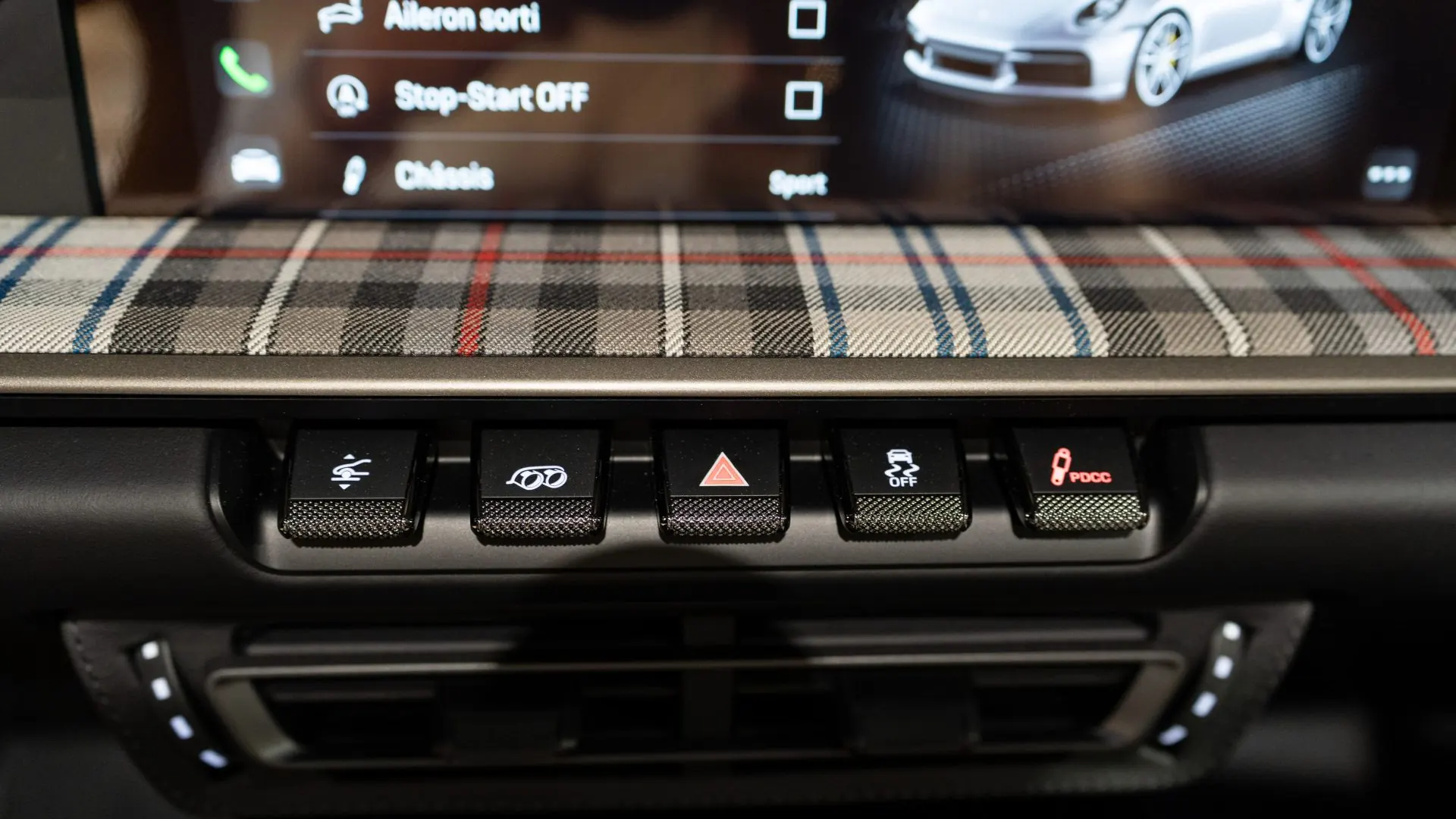 Porsche 911 — photo 25