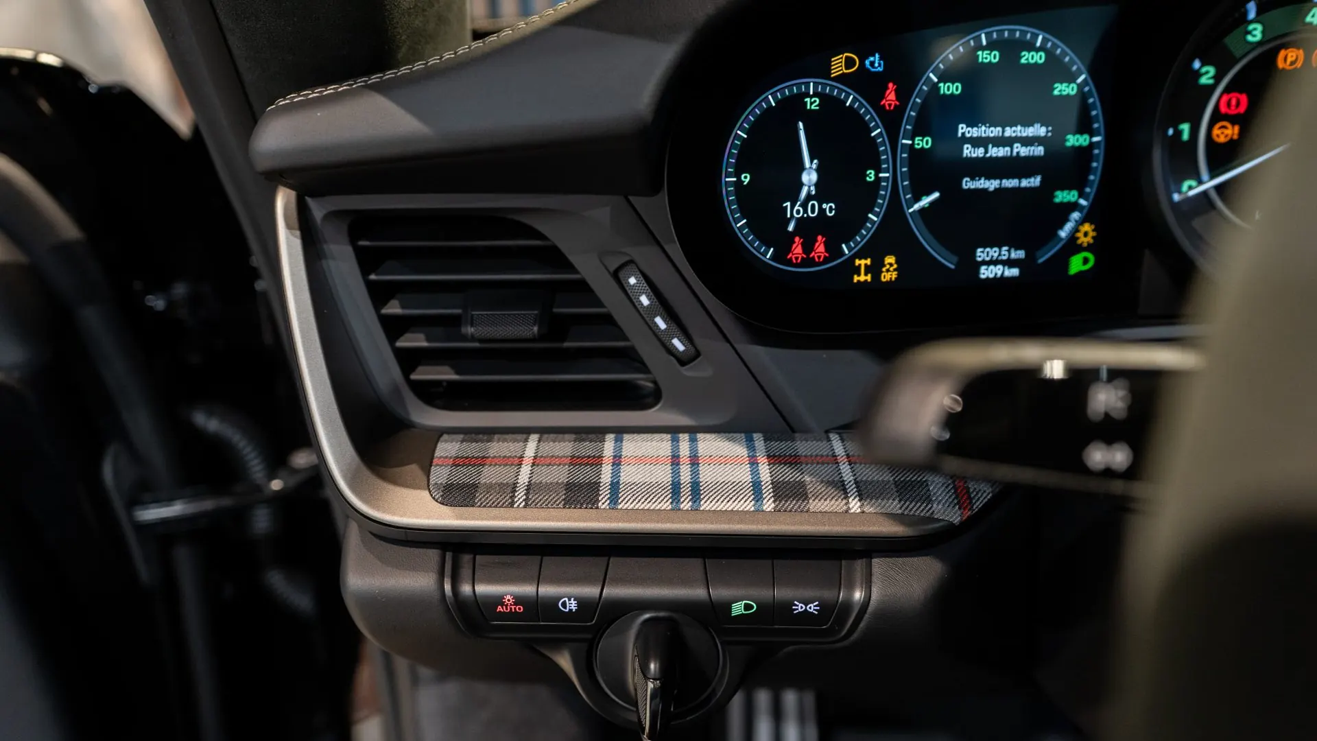 Porsche 911 — photo 18
