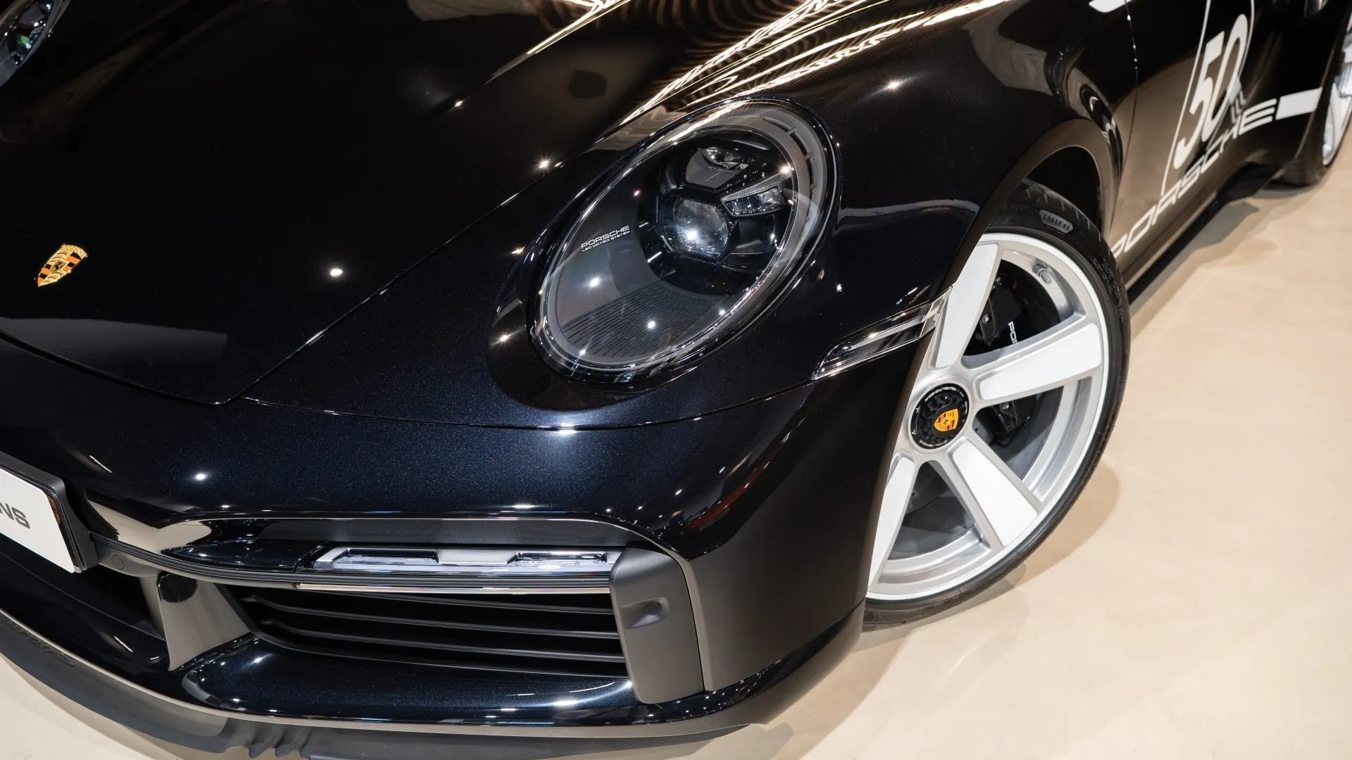 Porsche 911 — photo 47