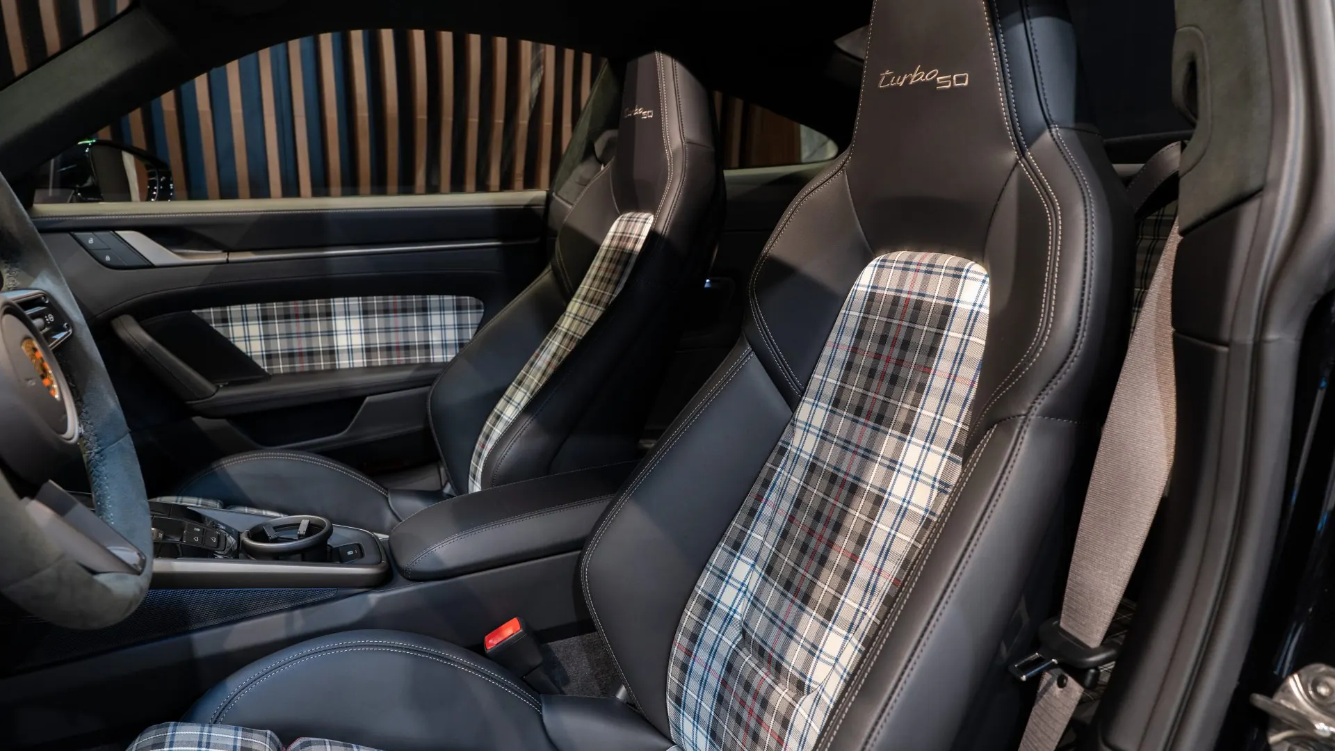 Porsche 911 — photo 8