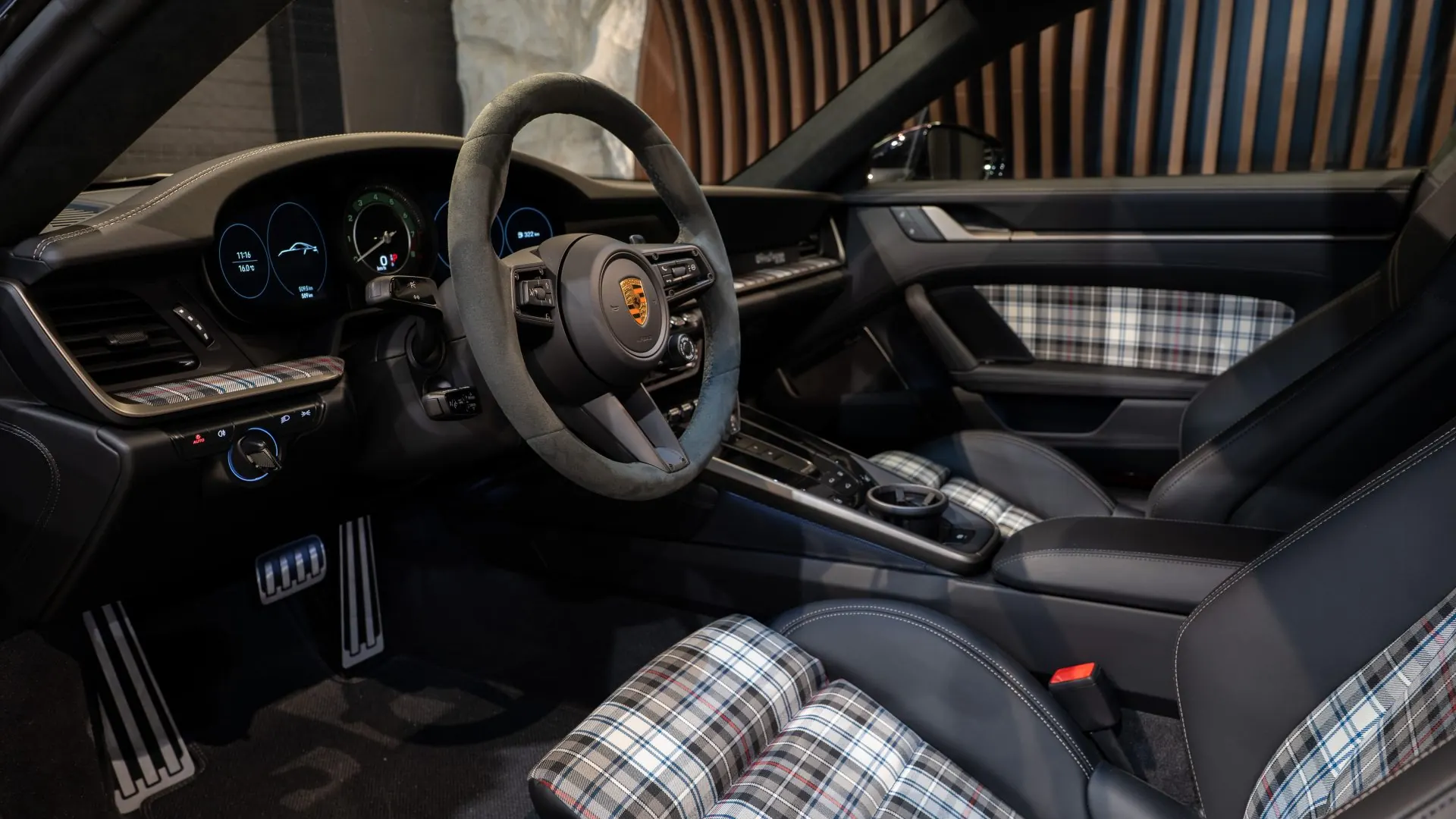 Porsche 911 — photo 9