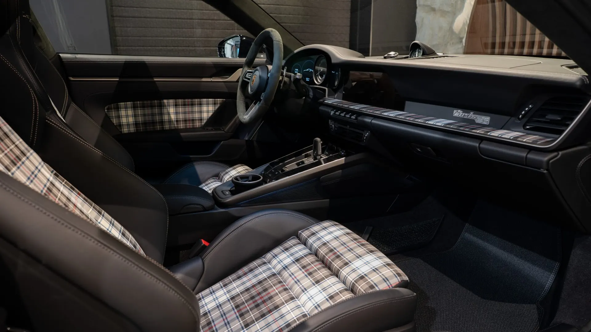 Porsche 911 — photo 11