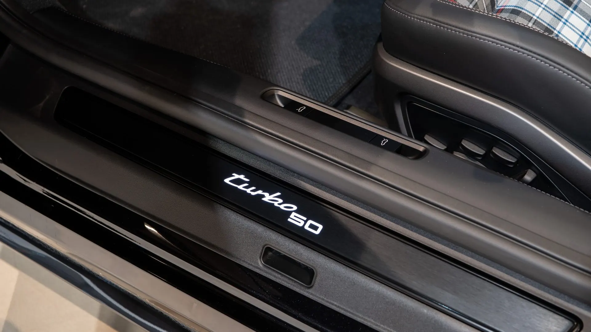 Porsche 911 — photo 10