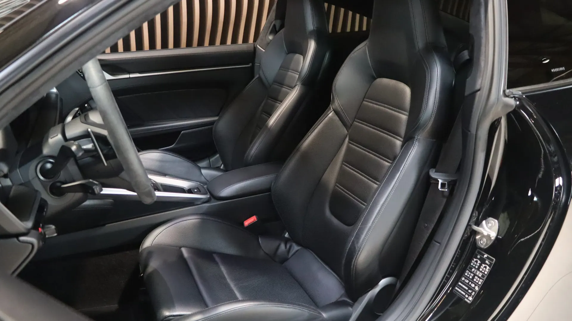 Porsche 911 — photo 6