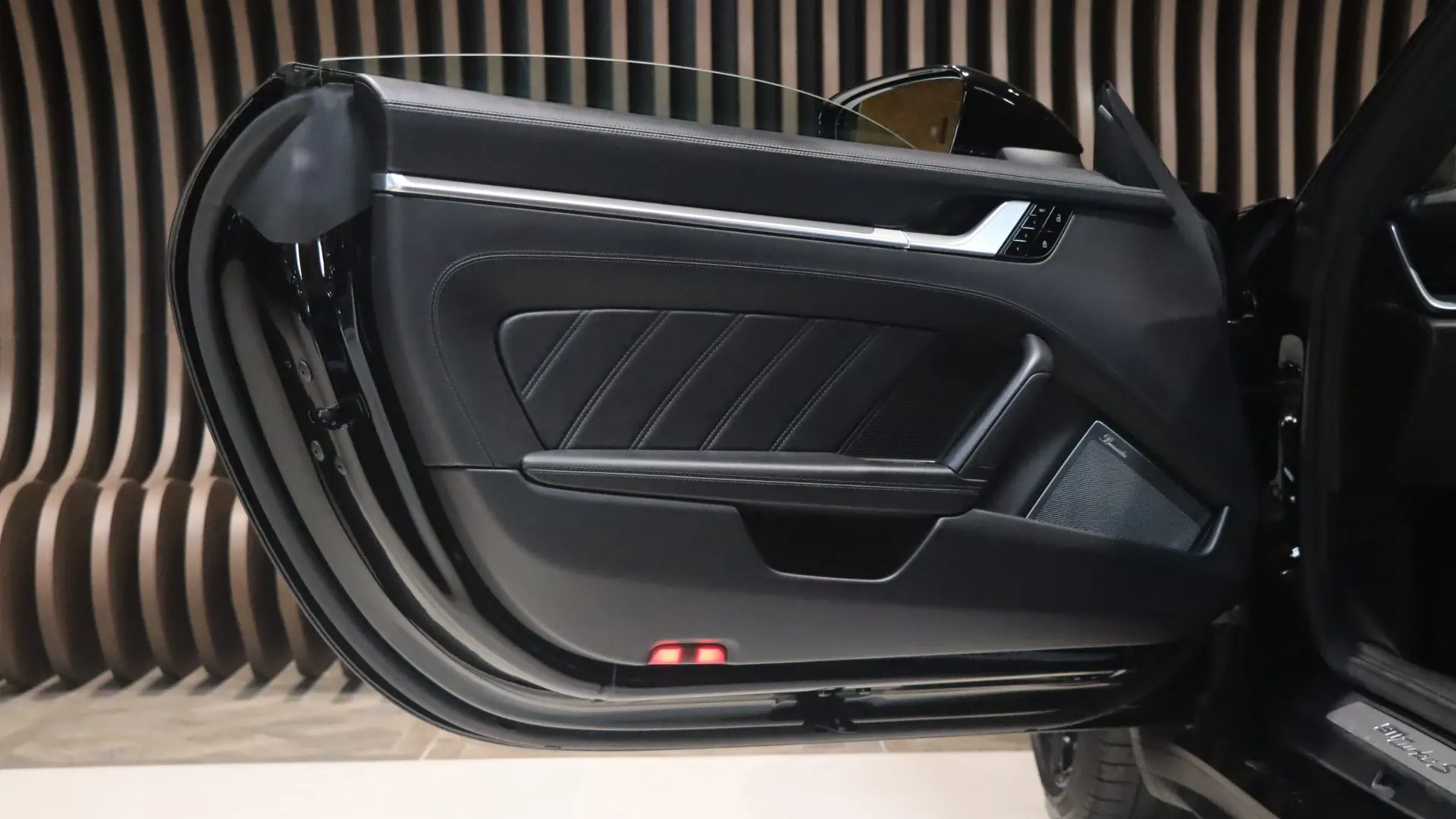 Porsche 911 — photo 10