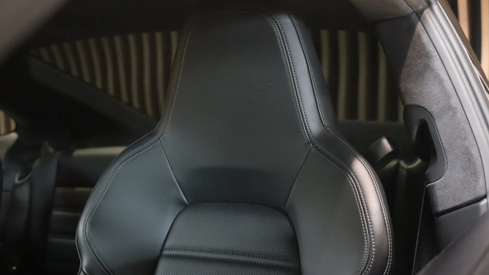 Porsche 911 — photo 41