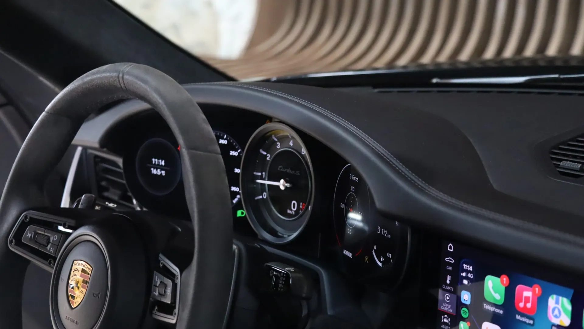 Porsche 911 — photo 28