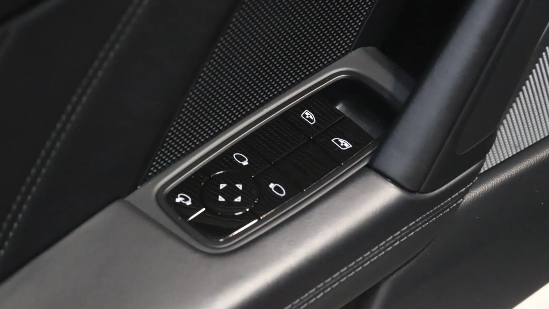 Porsche 911 — photo 12