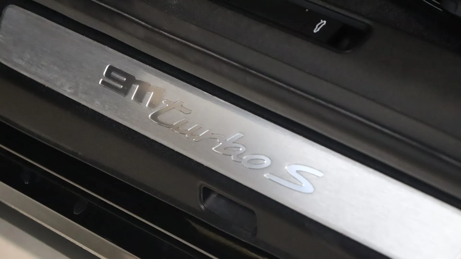 Porsche 911 — photo 15
