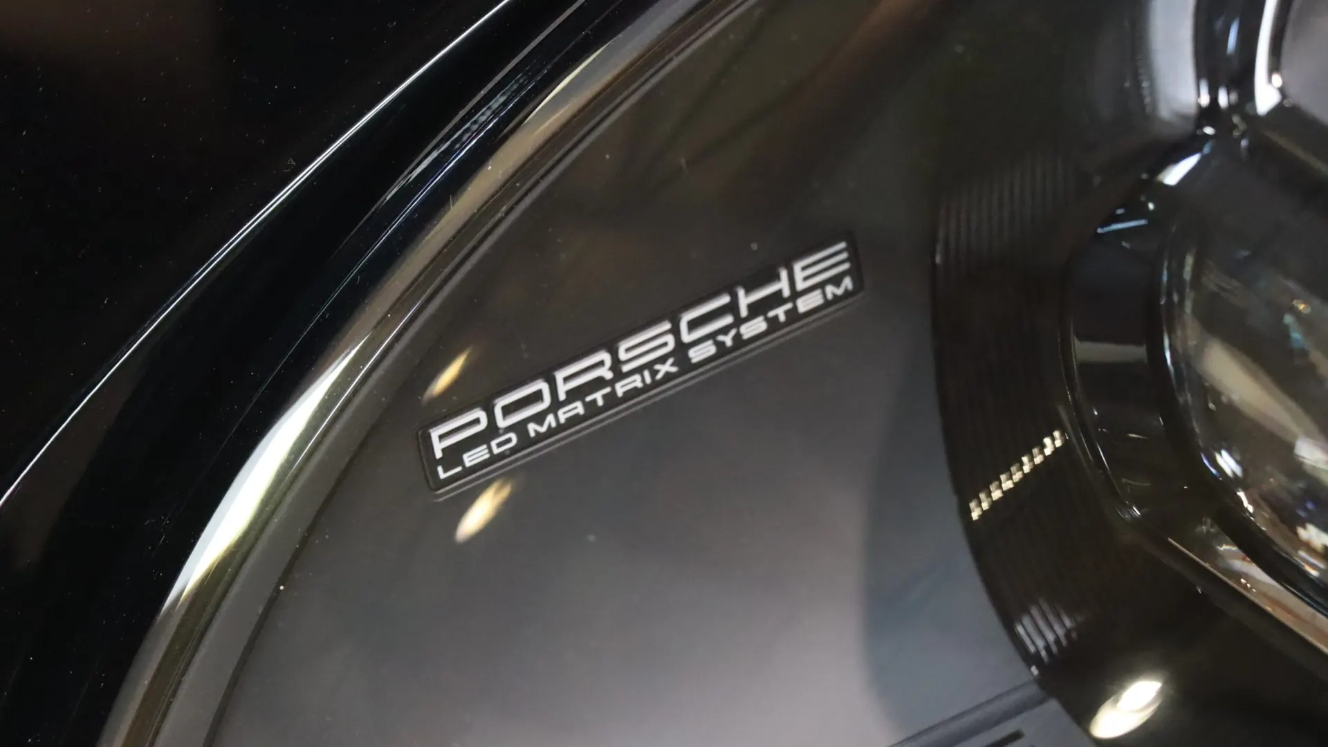 Porsche 911 — photo 47