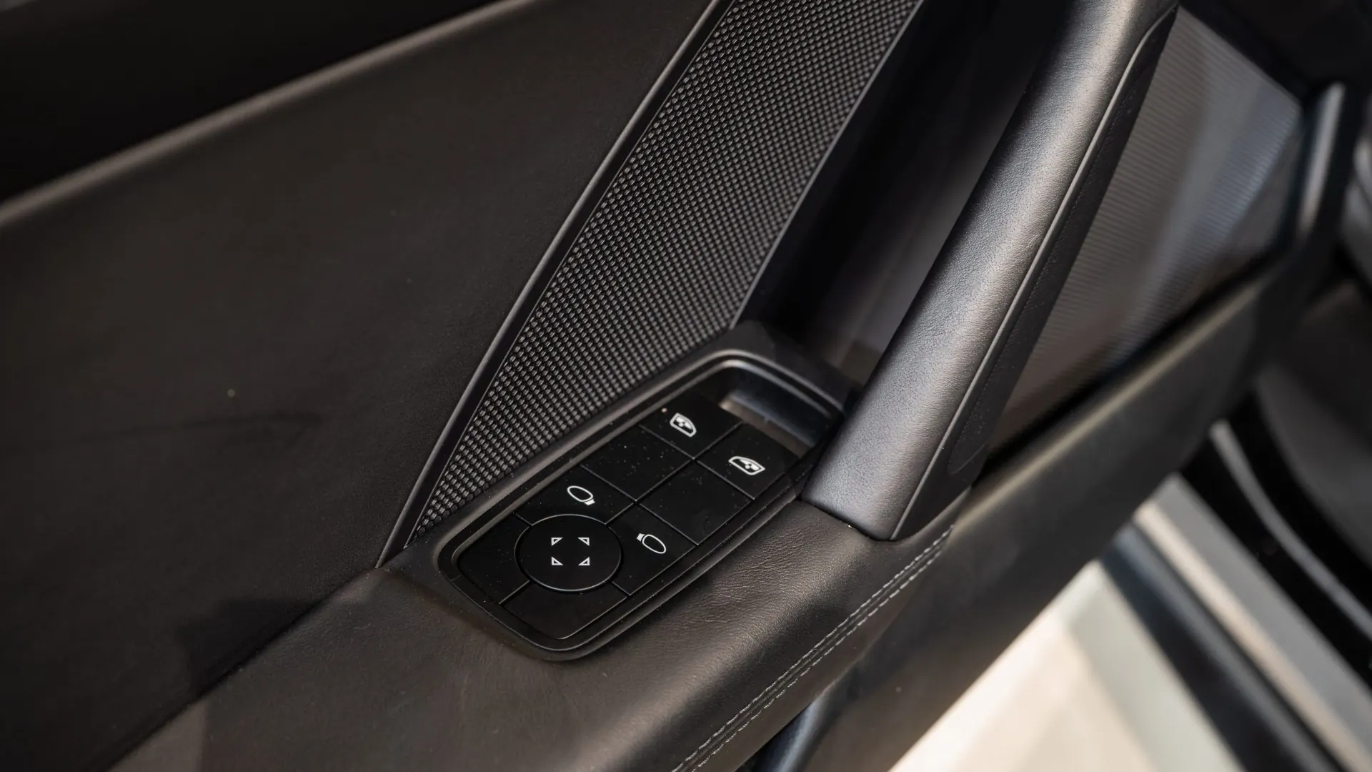 Porsche 911 — photo 12