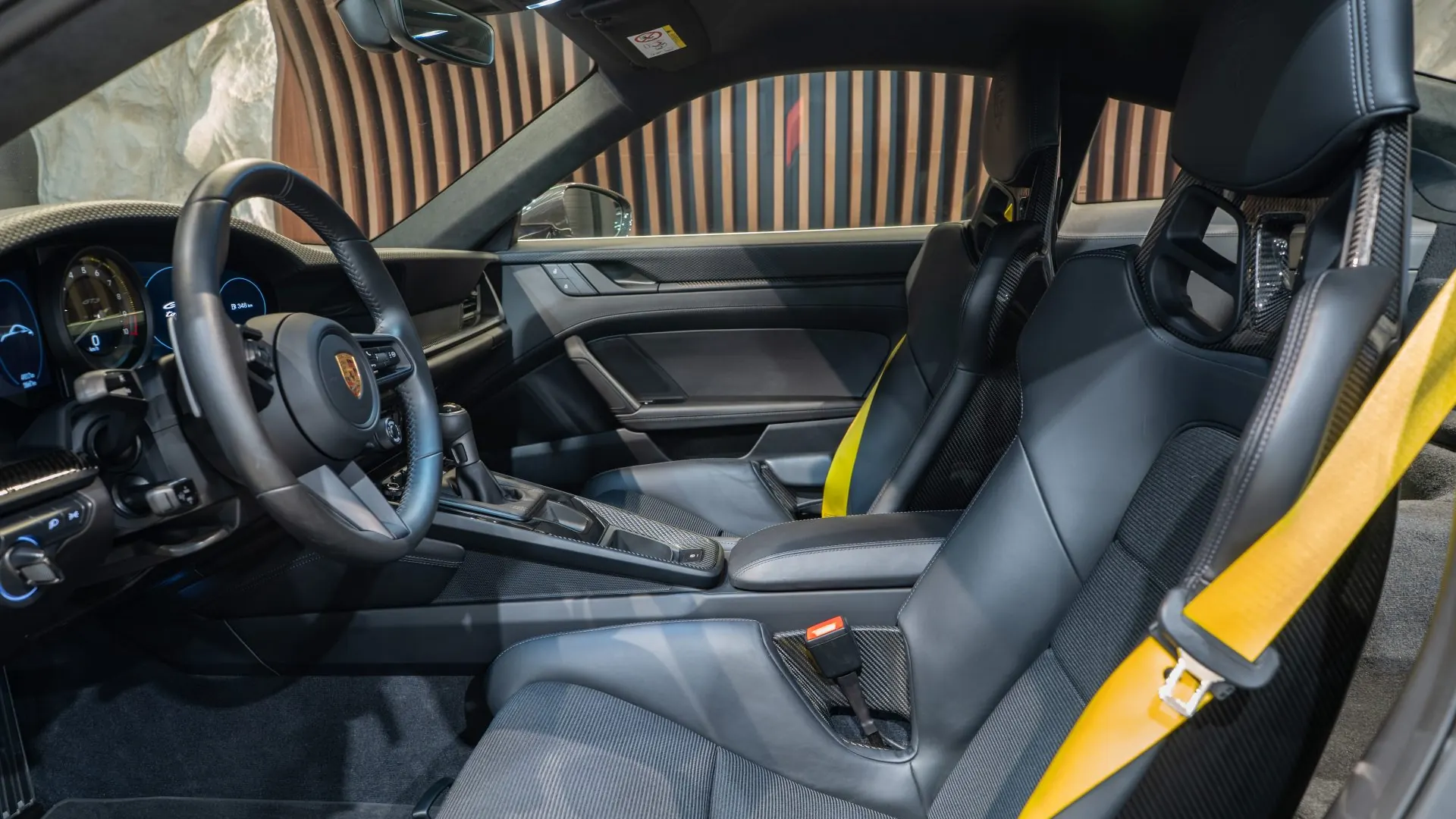 Porsche 911 — photo 9