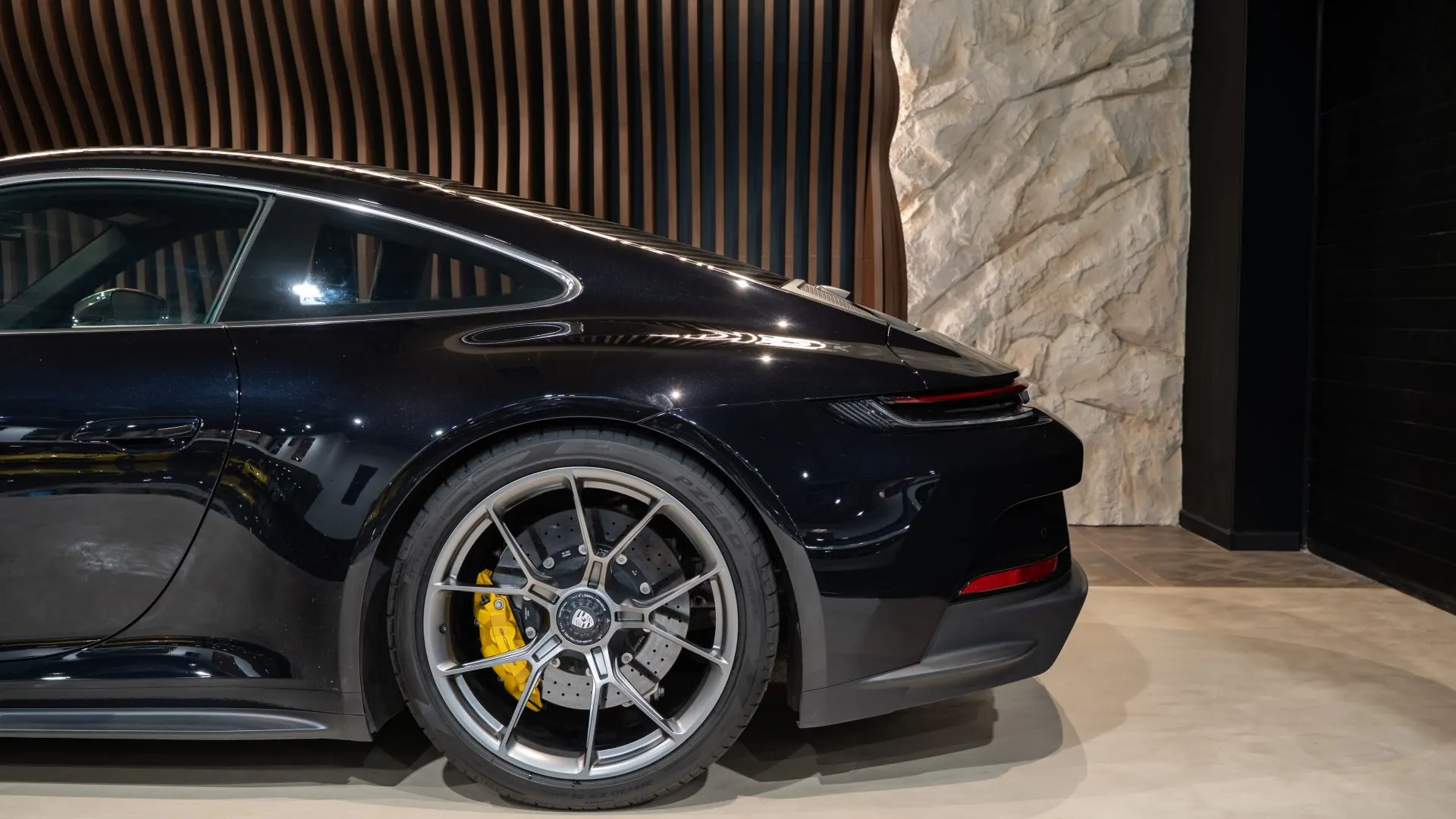 Porsche 911 — photo 38