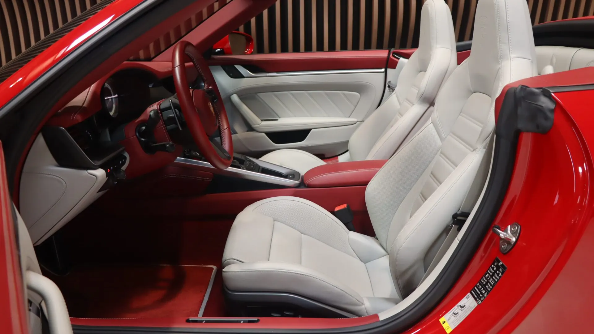 Porsche 911 — photo 8