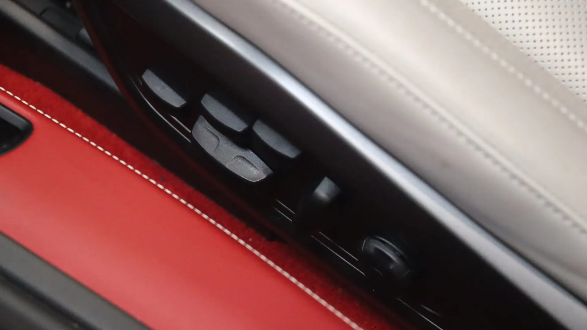 Porsche 911 — photo 19