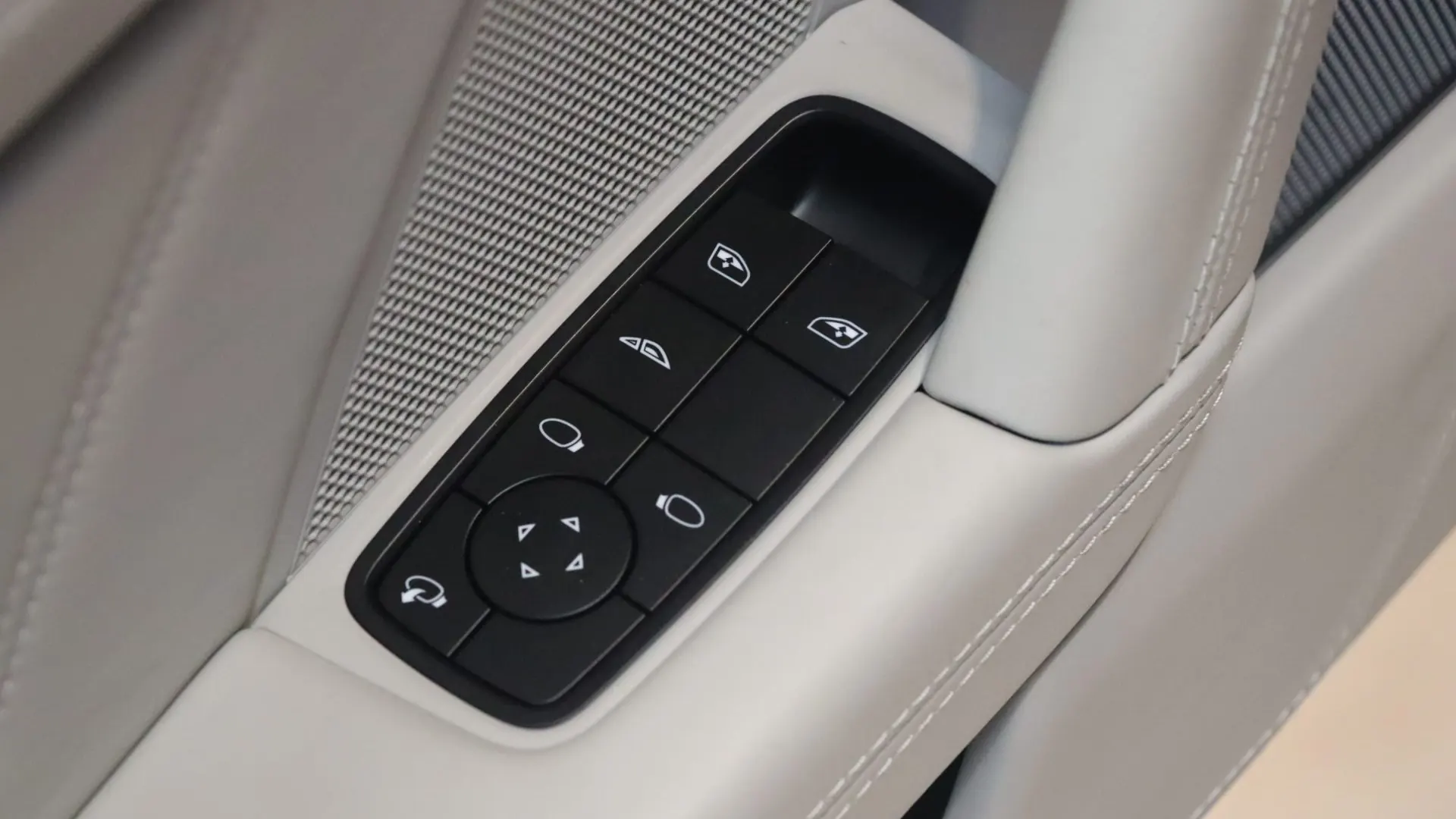 Porsche 911 — photo 13