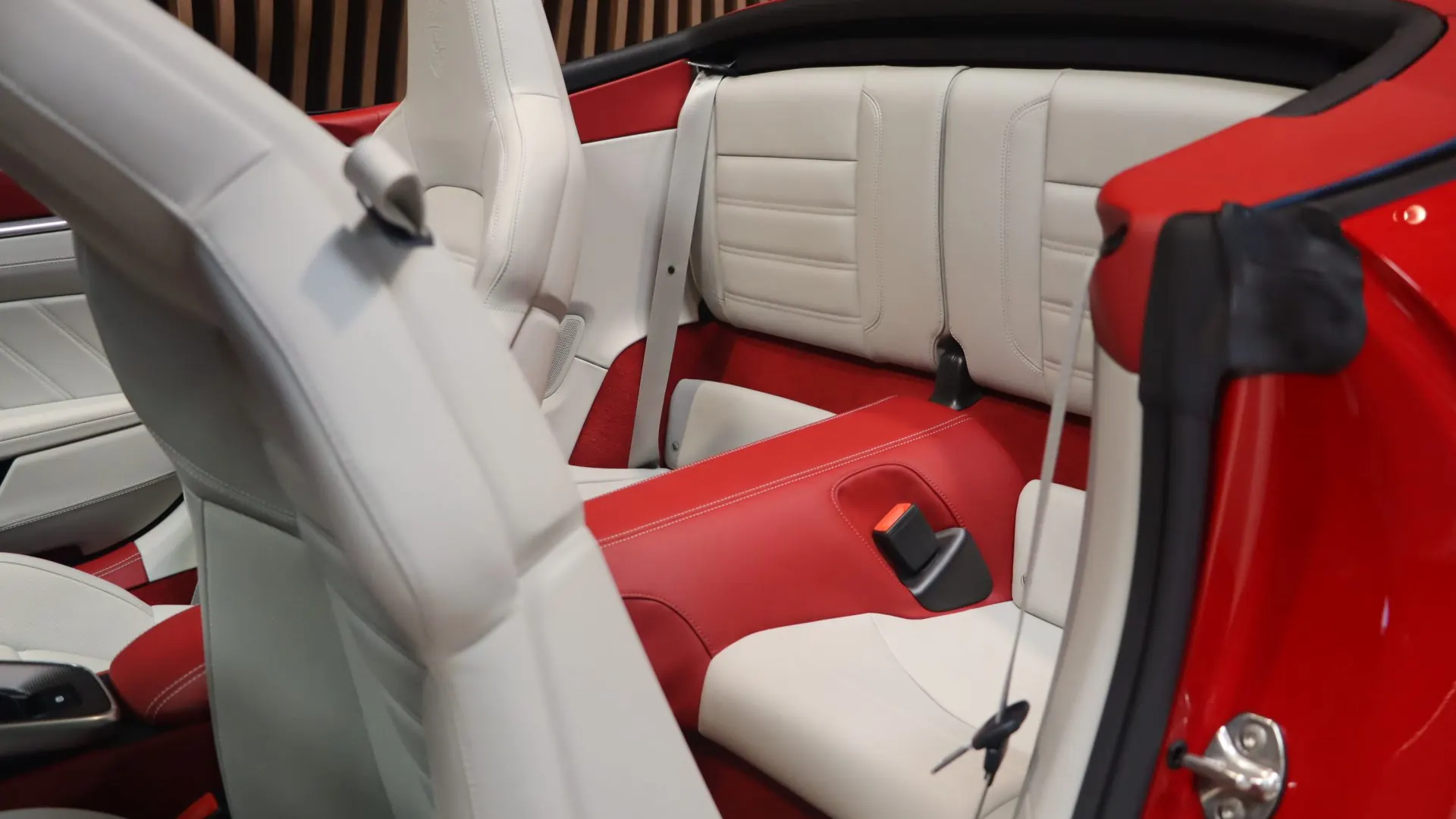 Porsche 911 — photo 47