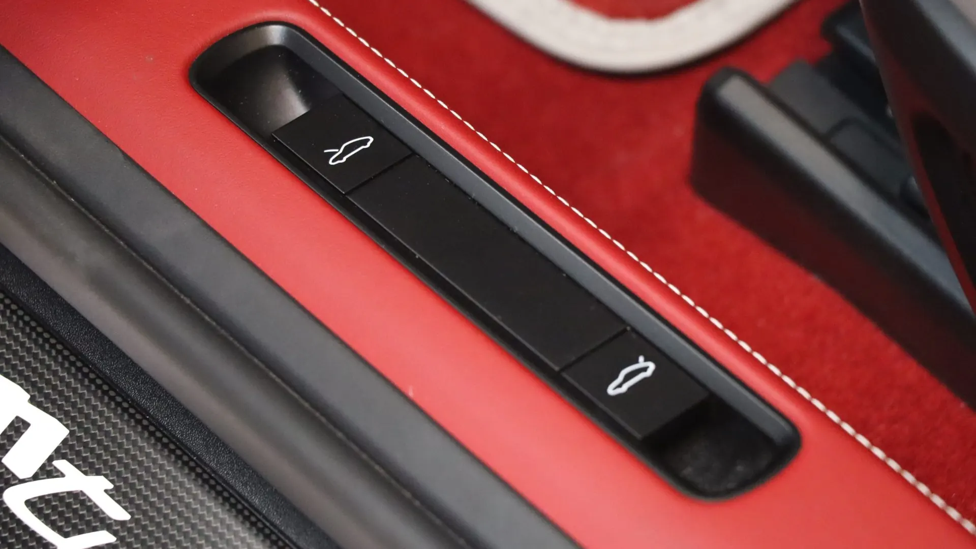 Porsche 911 — photo 17