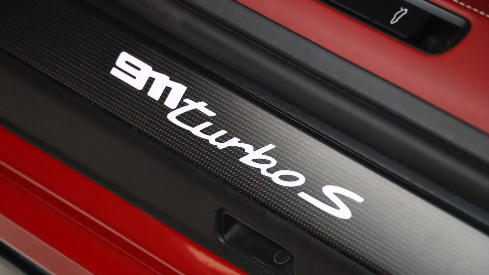 Porsche 911 — photo 16