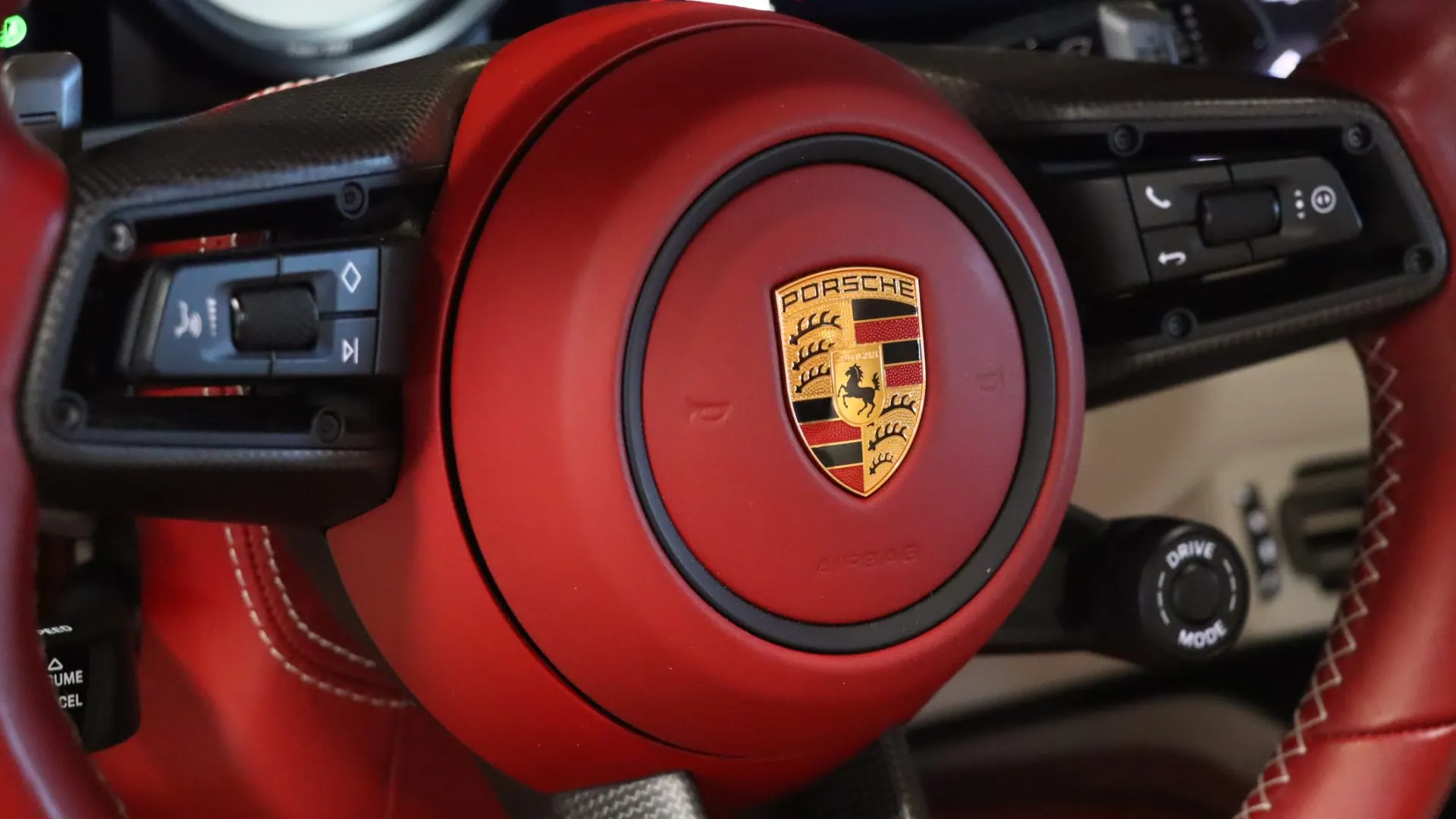 Porsche 911 — photo 27