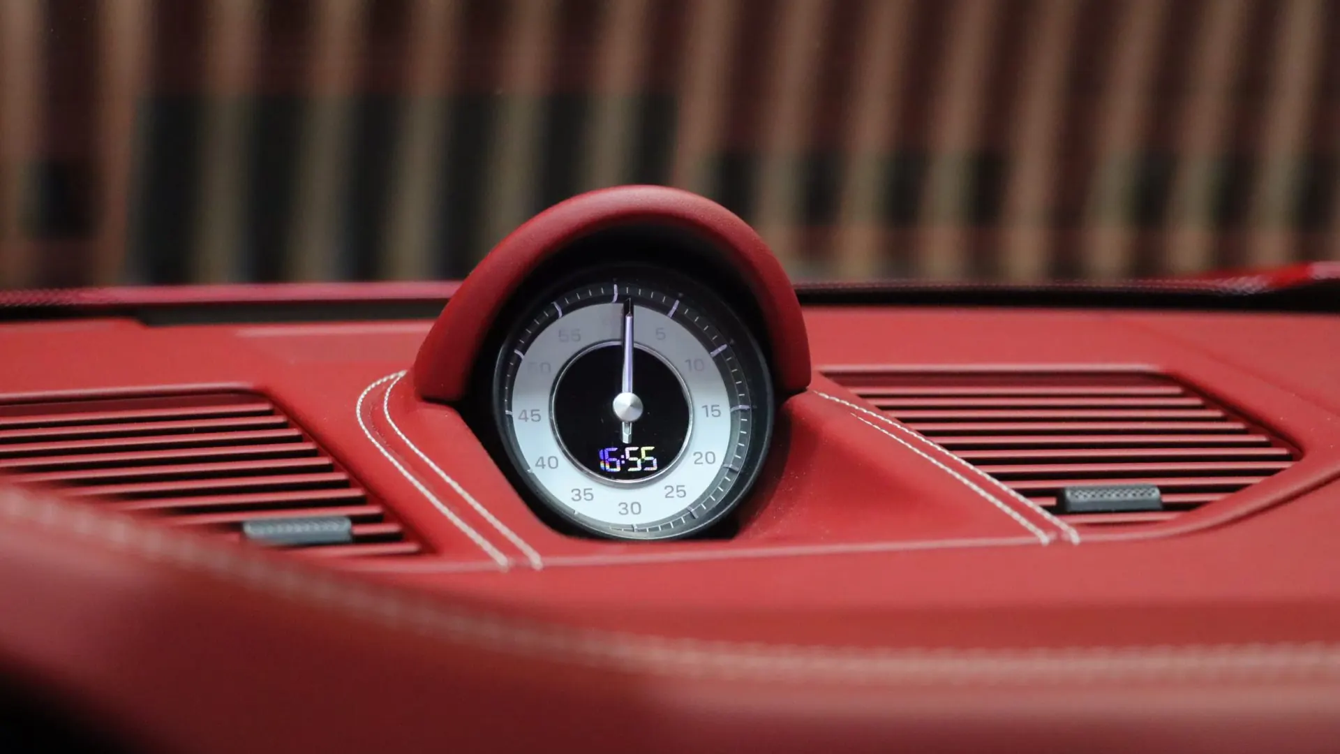 Porsche 911 — photo 32