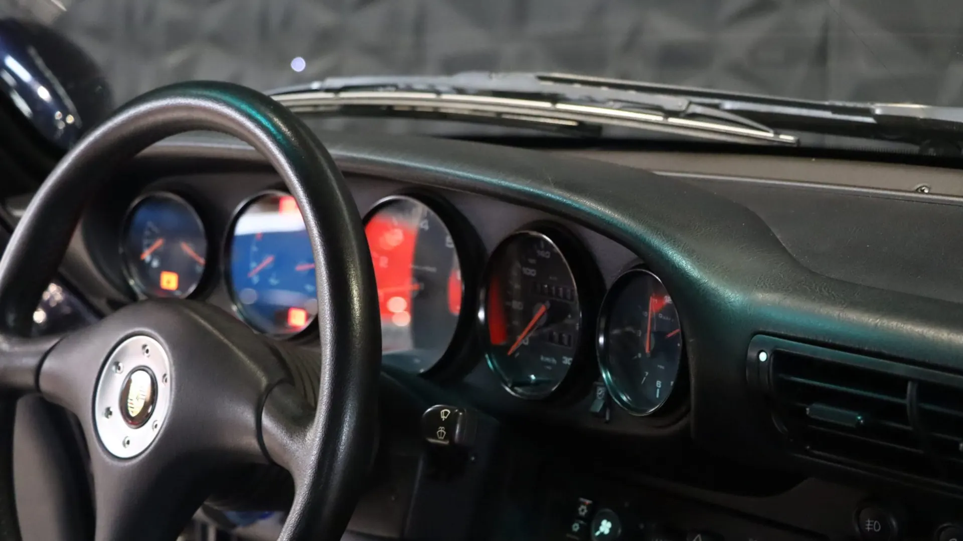 Porsche 911 — photo 18
