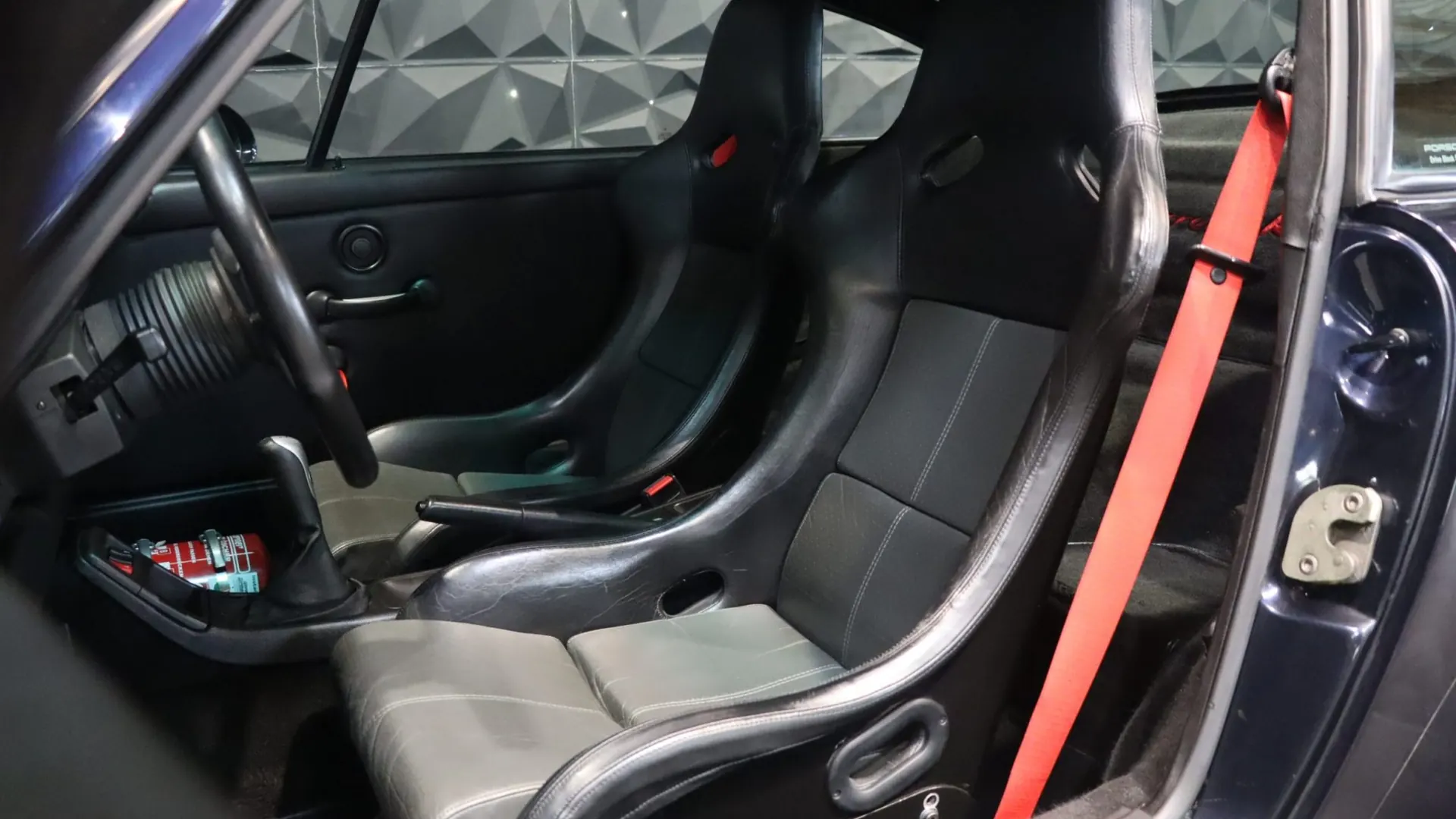 Porsche 911 — photo 6