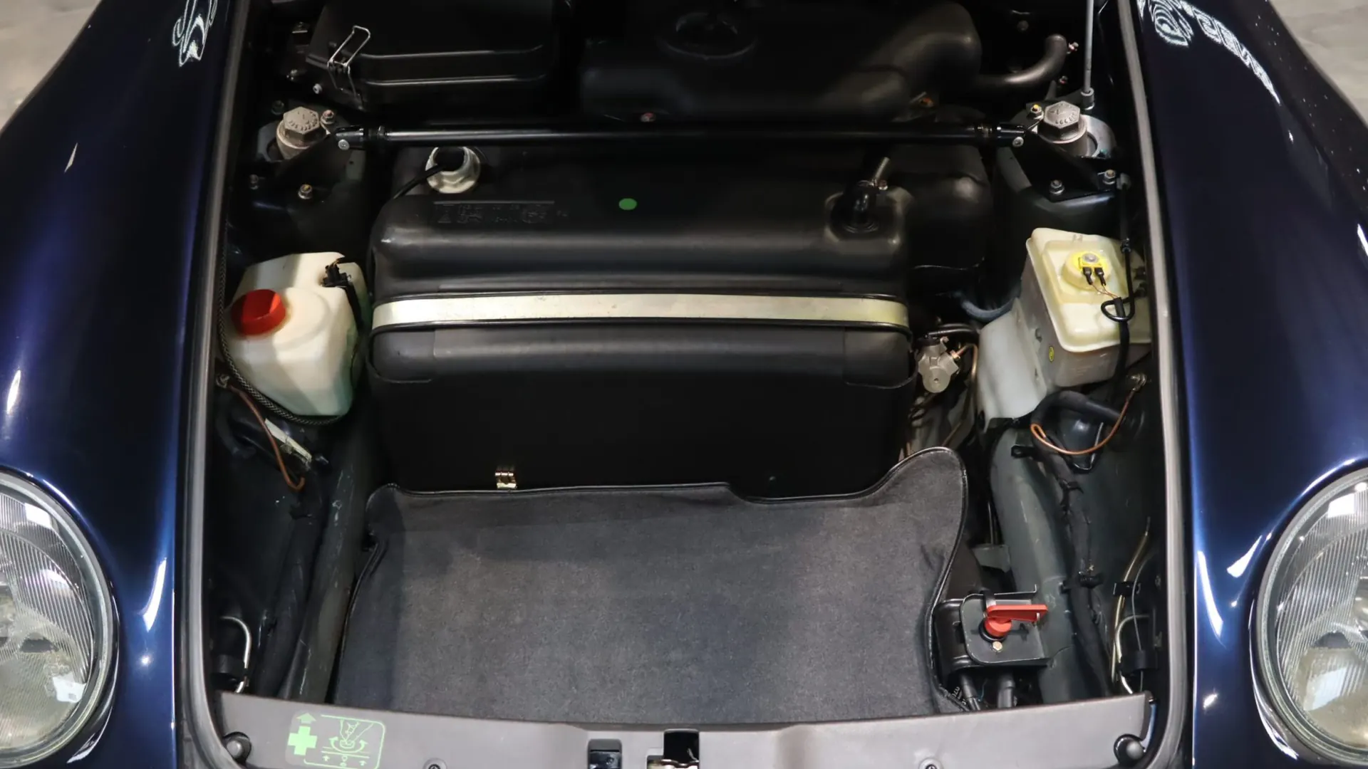 Porsche 911 — photo 32