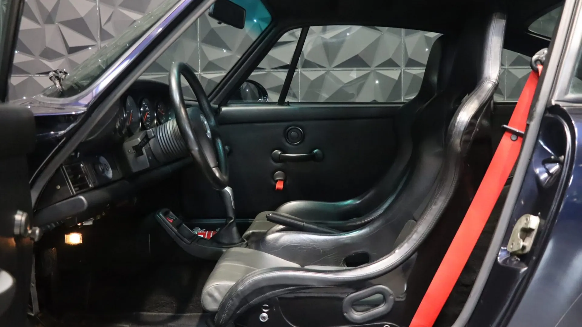 Porsche 911 — photo 7