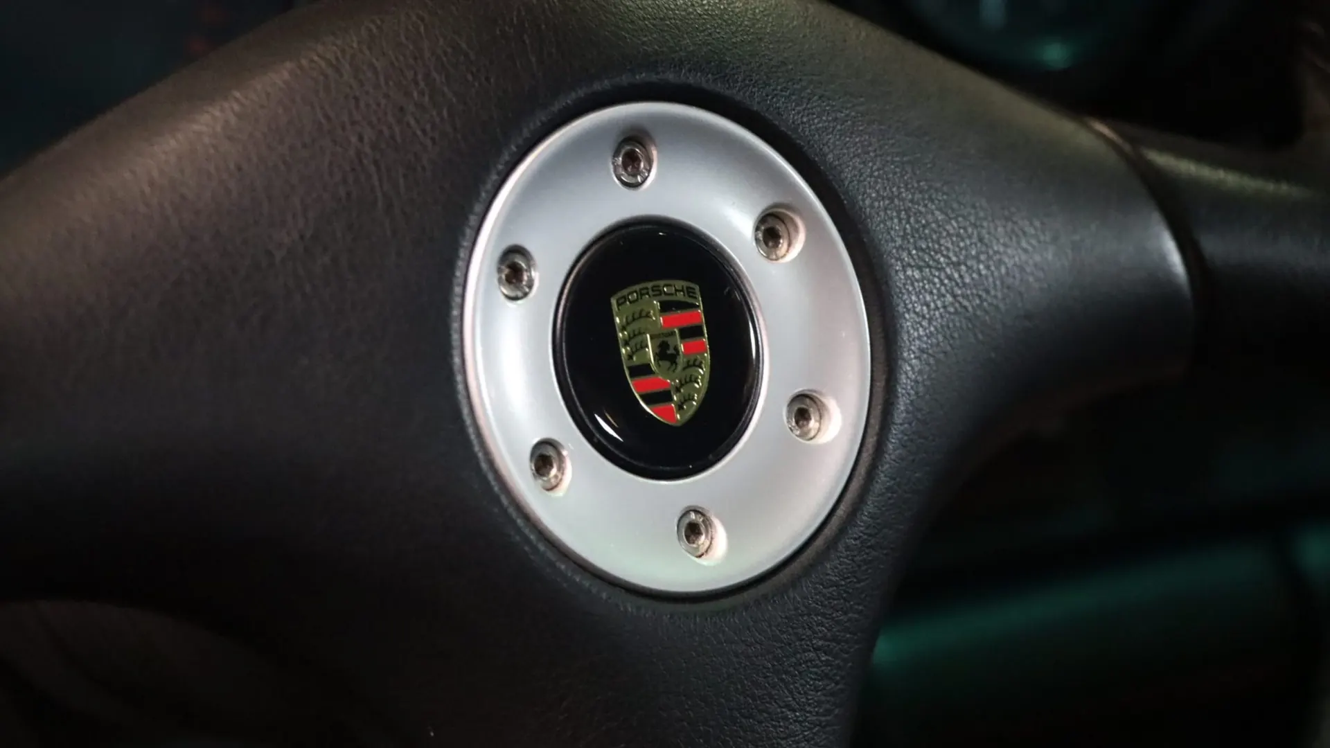 Porsche 911 — photo 17