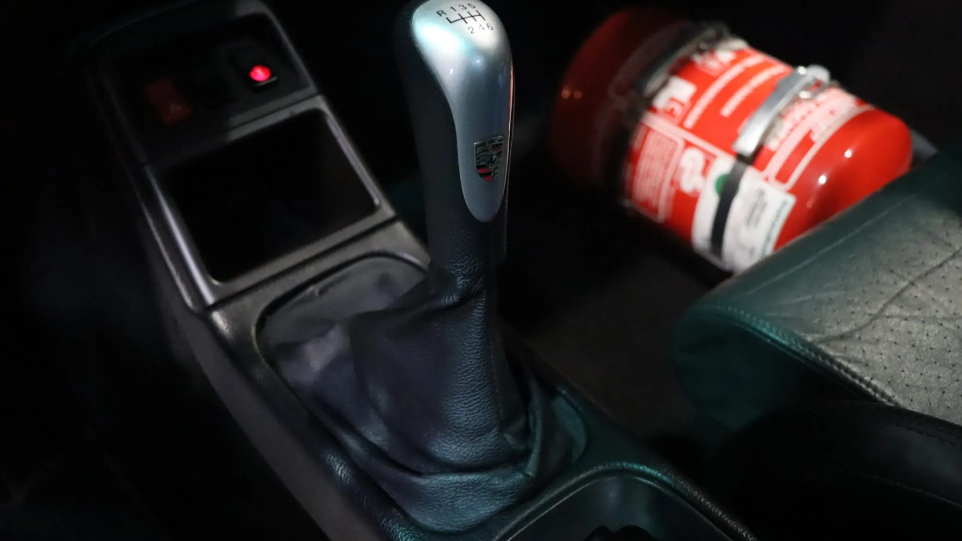 Porsche 911 — photo 21