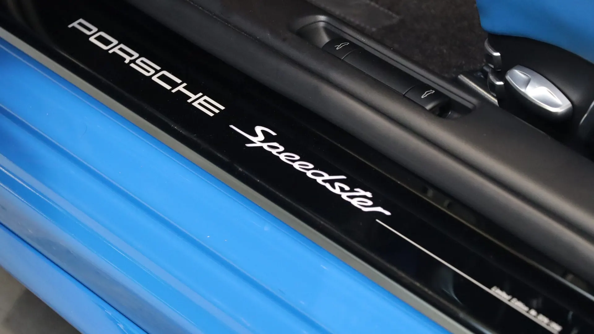 Porsche 911 — photo 8