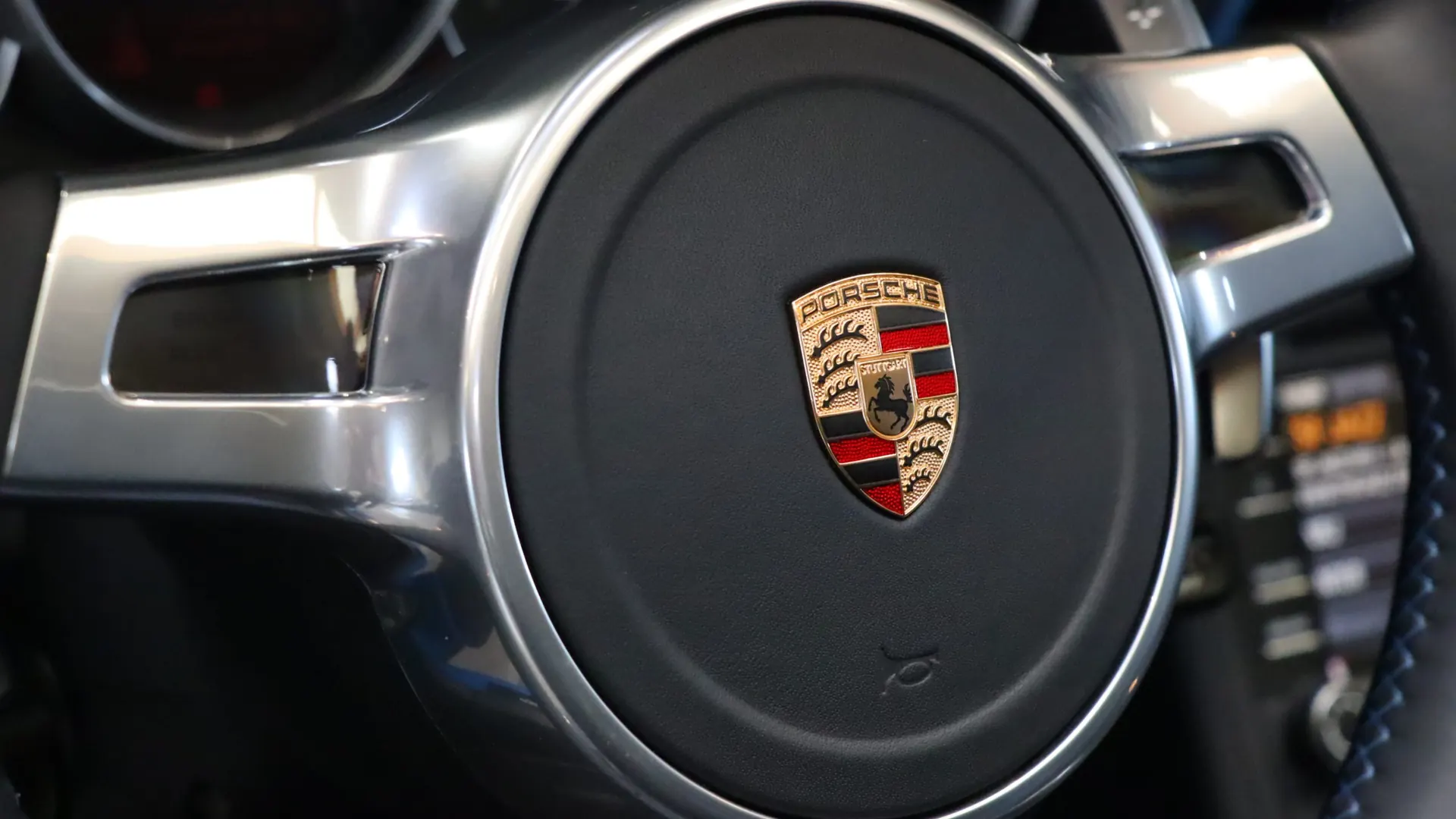 Porsche 911 — photo 21