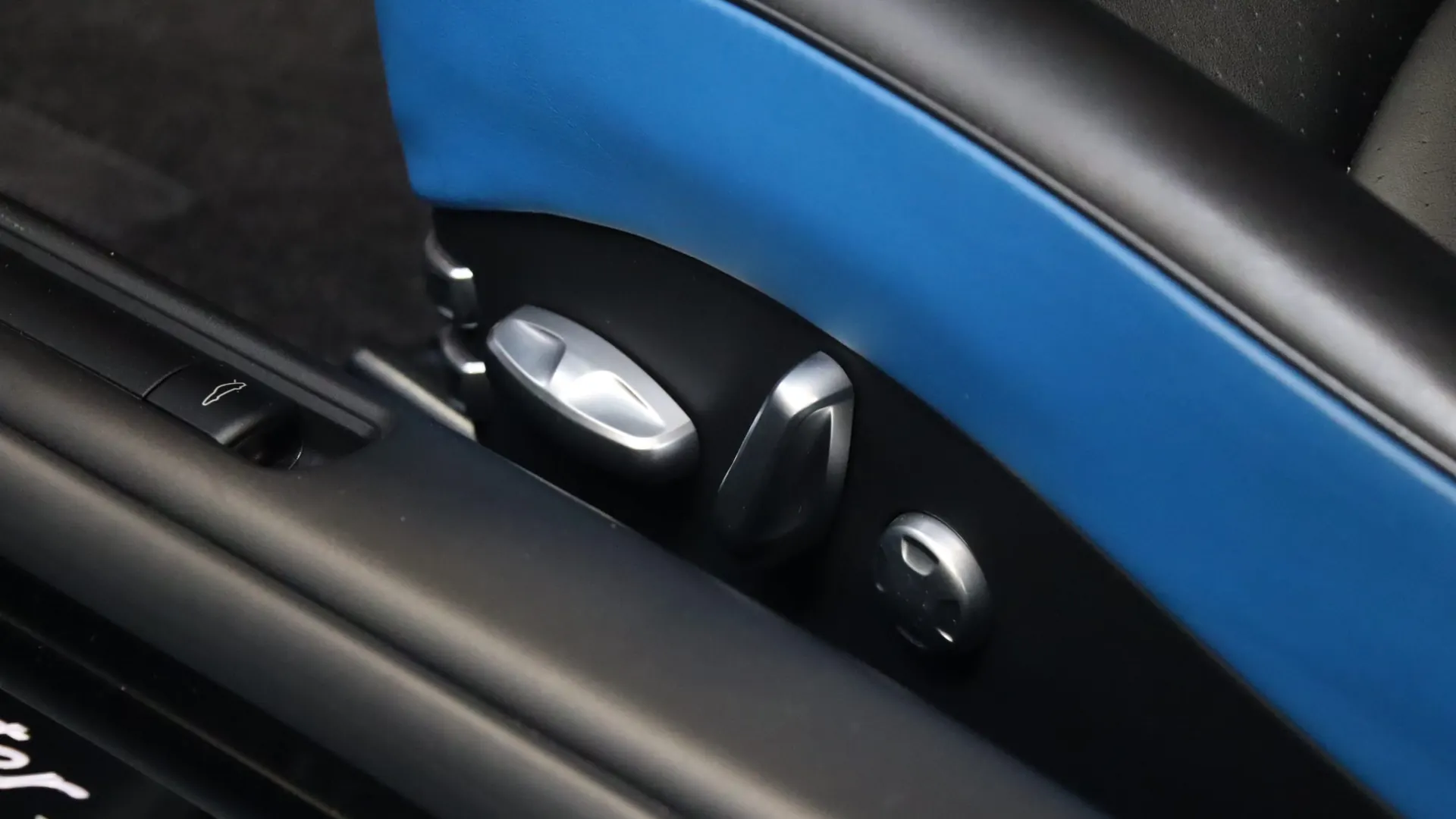 Porsche 911 — photo 11