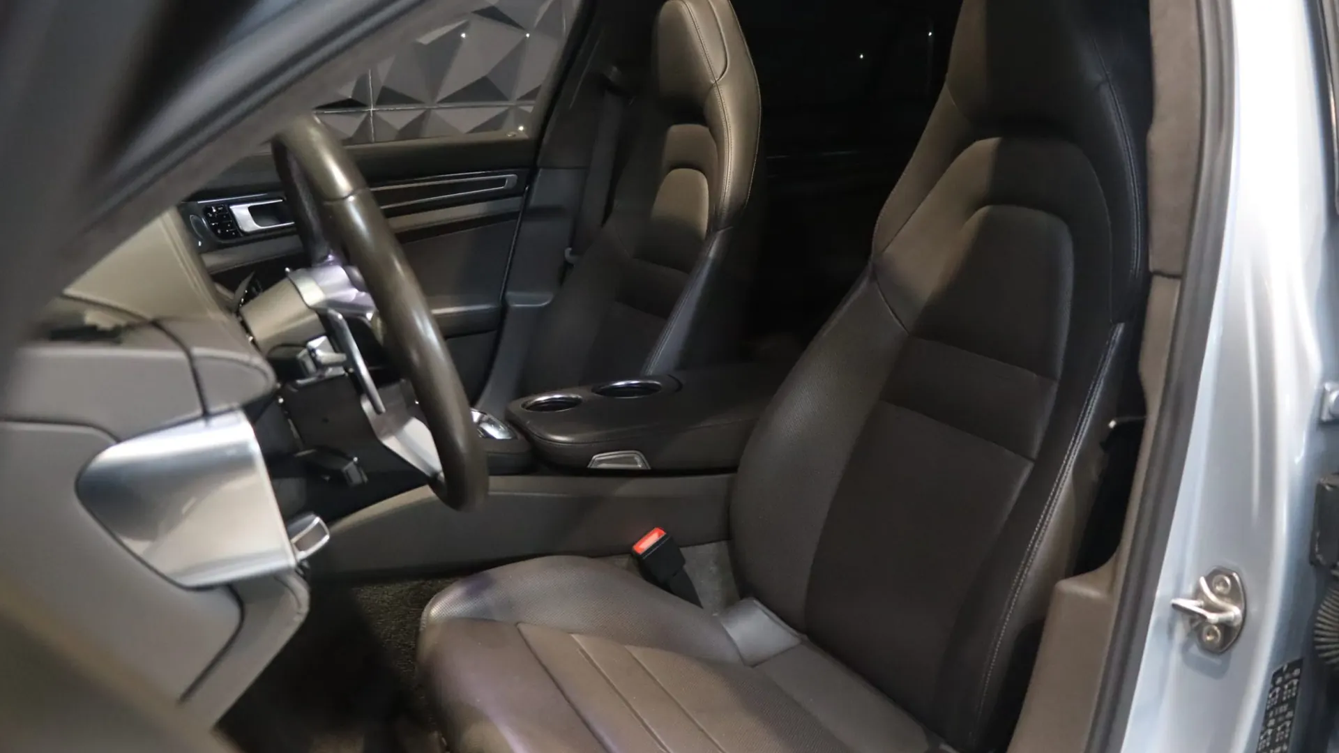 Porsche PANAMERA — photo 7