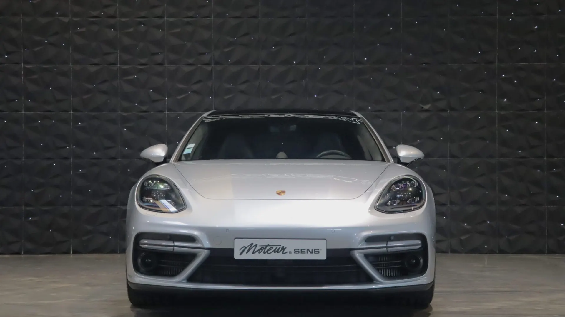 Porsche PANAMERA — photo 3