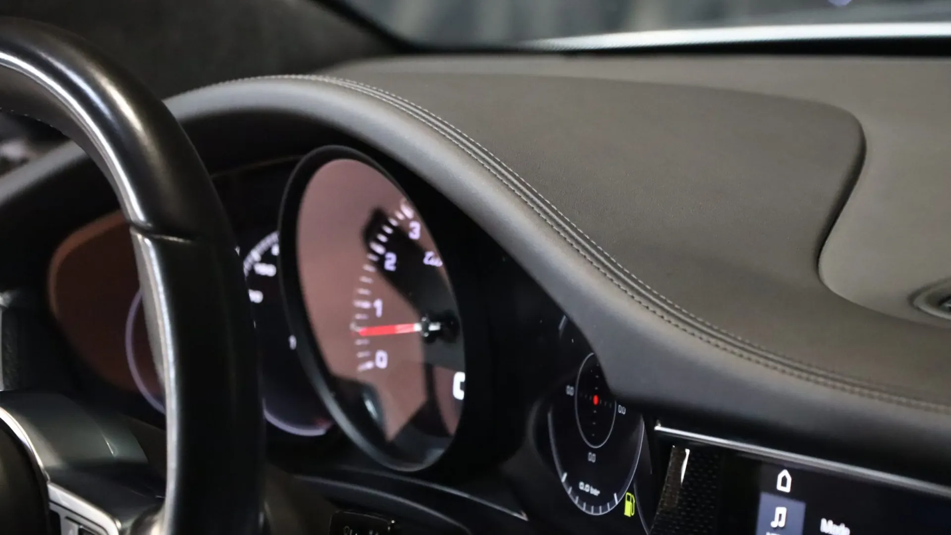 Porsche PANAMERA — photo 27