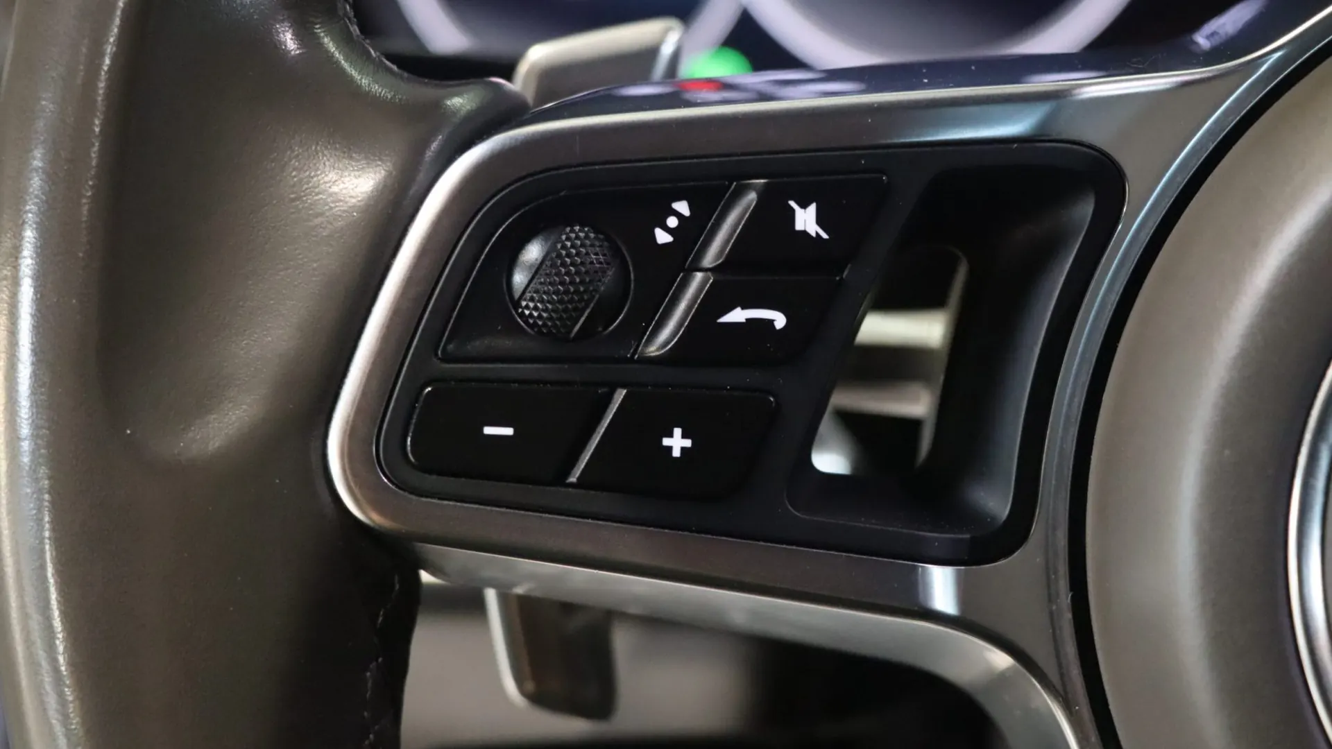 Porsche PANAMERA — photo 21