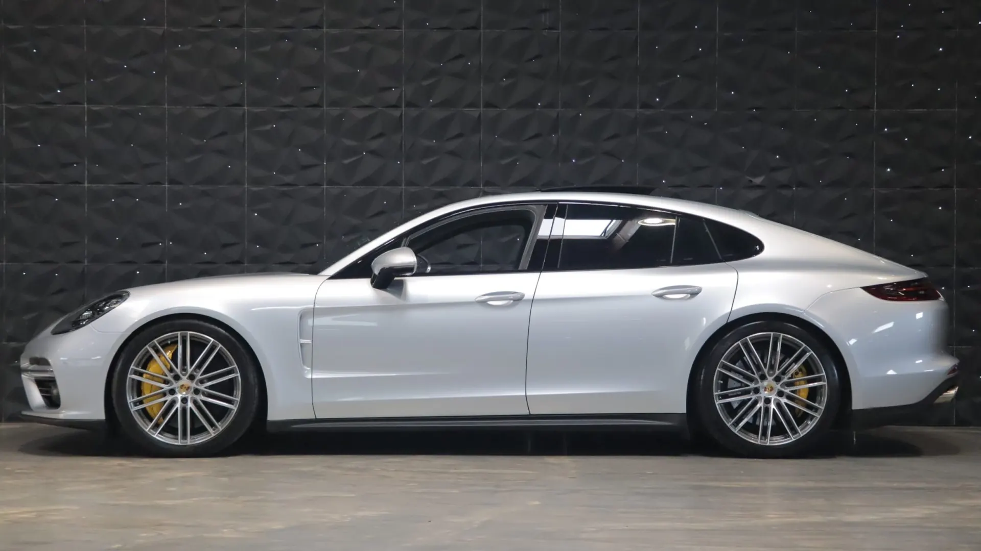 Porsche PANAMERA — photo 6