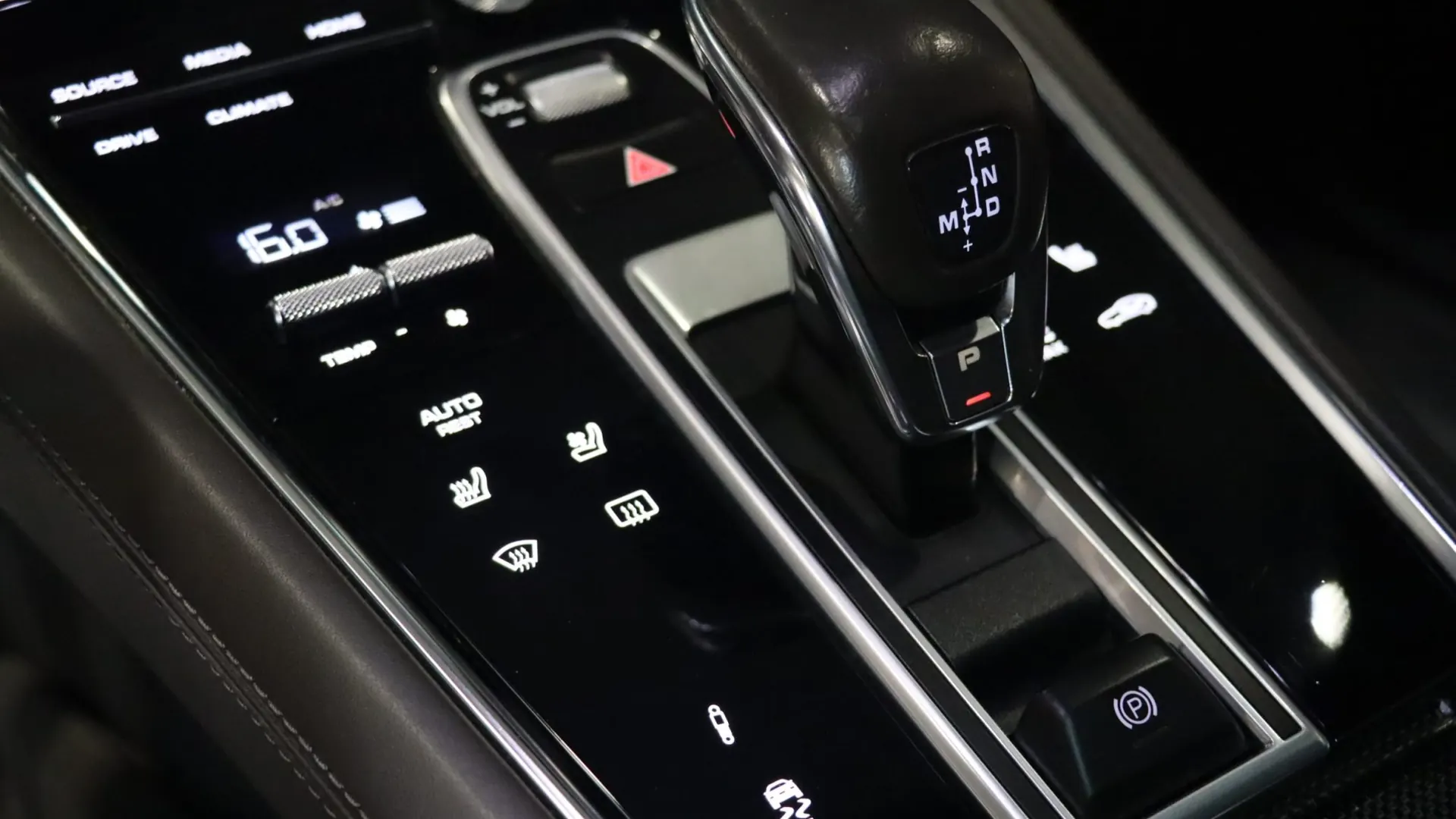 Porsche PANAMERA — photo 31